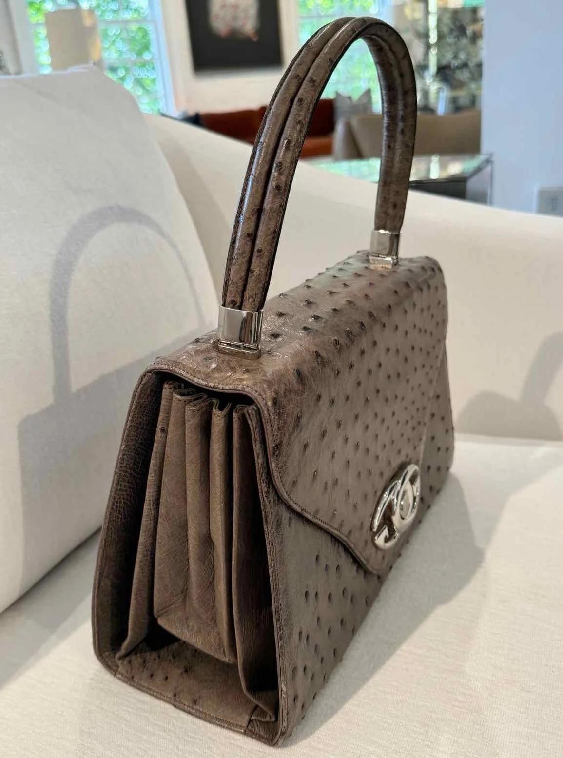 Gucci Rare Brow Ostrich Kelly Handbag In Good Condition For Sale In Montreal, Quebec