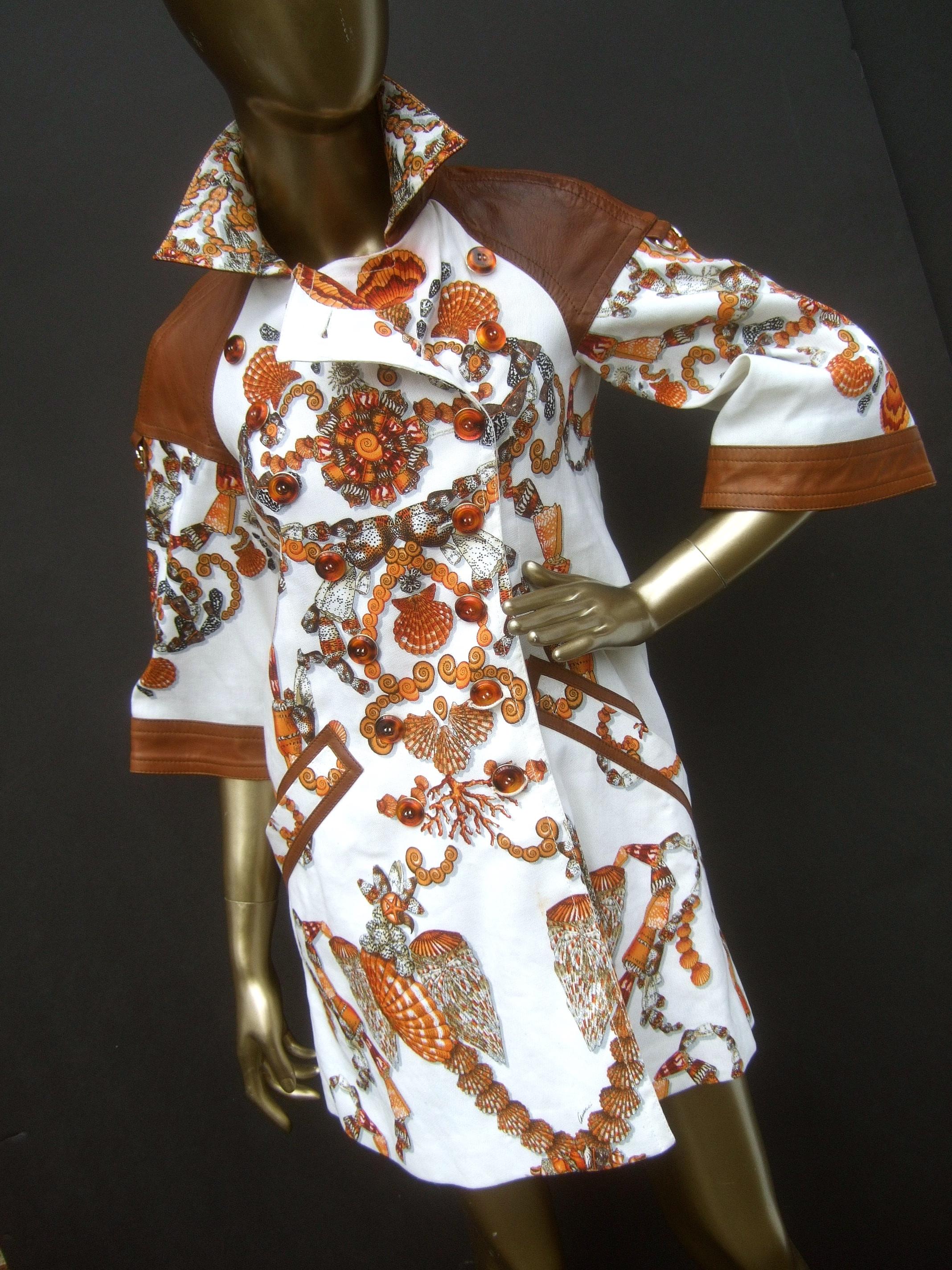 Gris Gucci Rare veste Sea Life en coton et bordure en cuir, taille 38 vers 1990 en vente