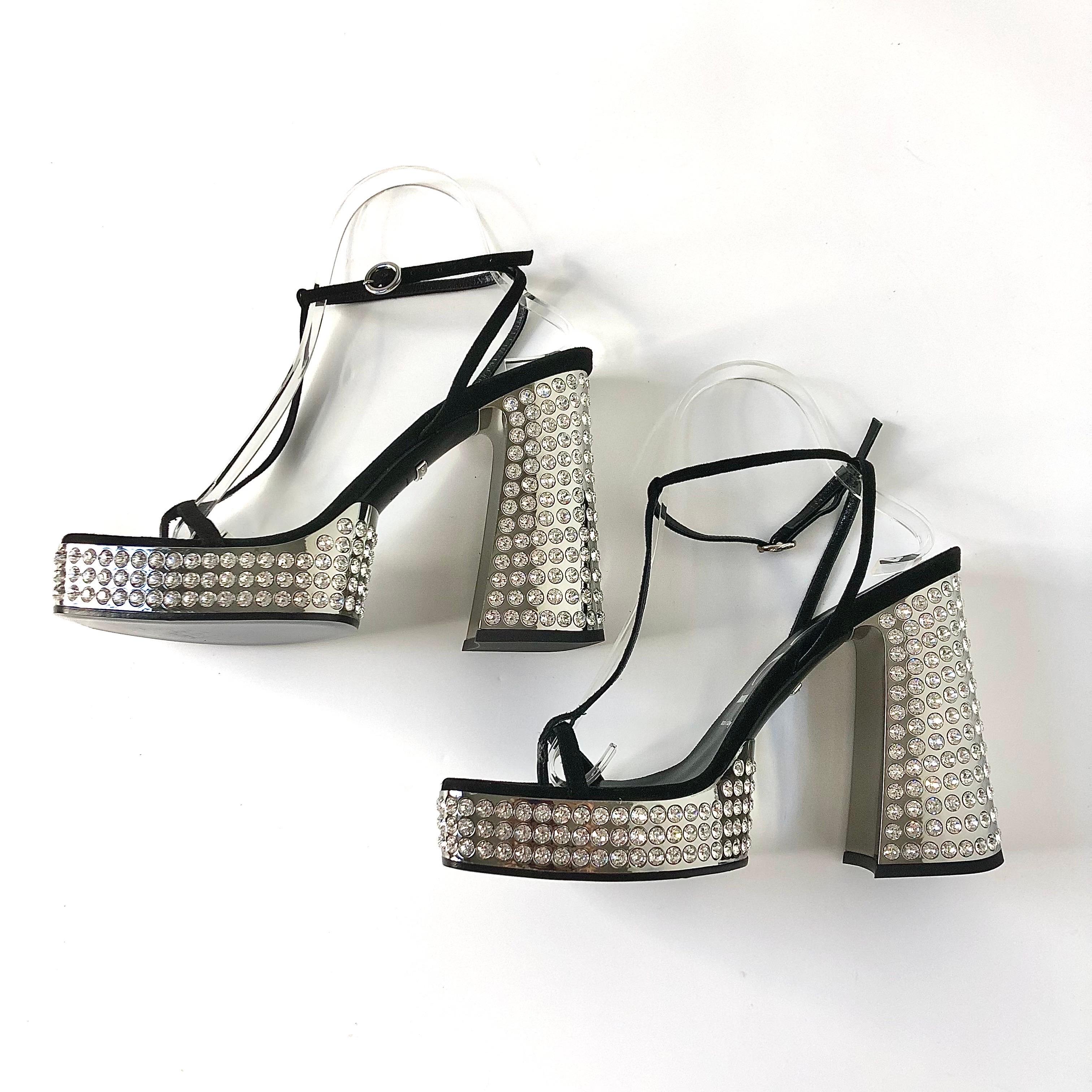 Gucci Rare Naimah Nero con Cristalli e Piattaforma Strappy 39 in vendita 2