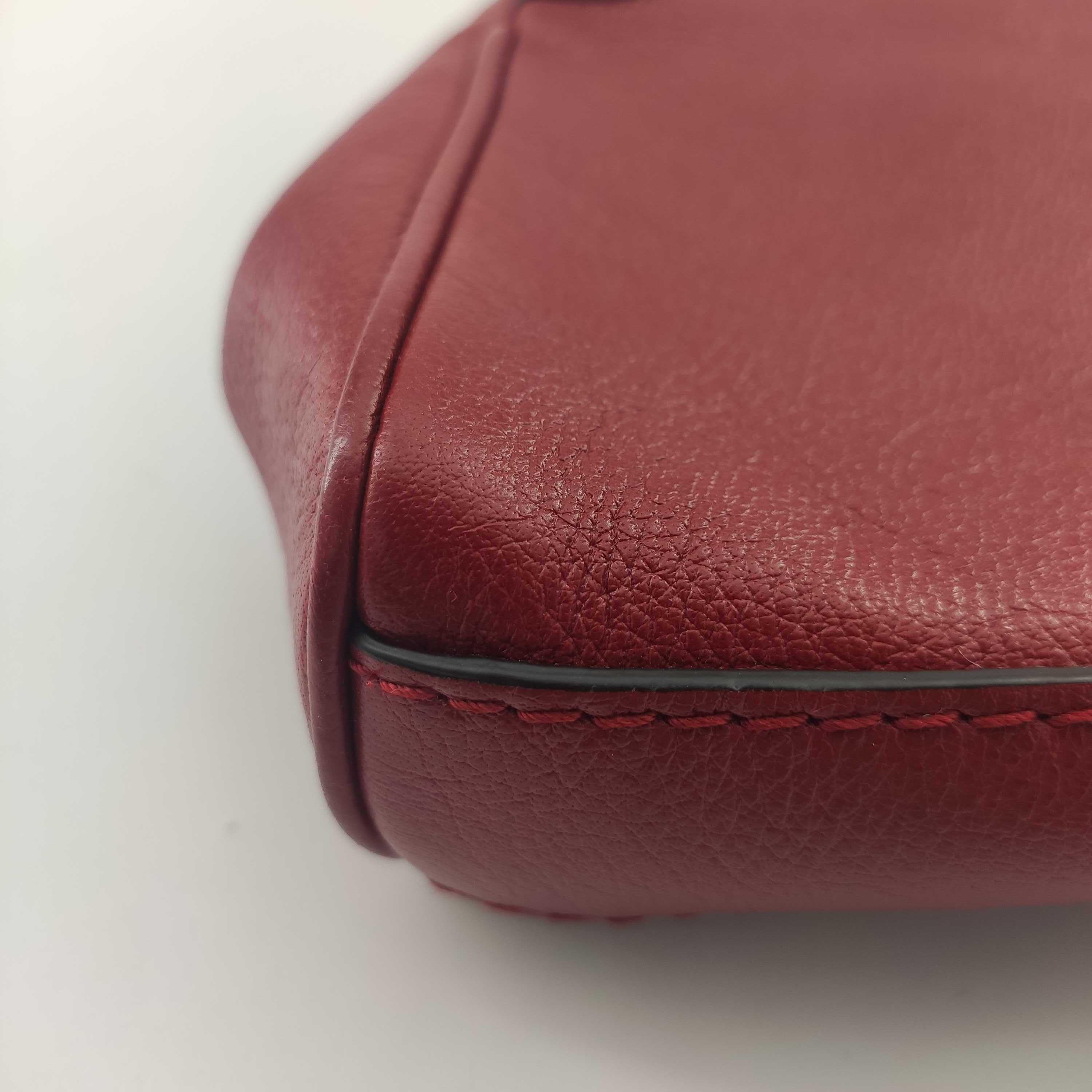 GUCCI Rebelle Shoulder bag in Red Leather 4