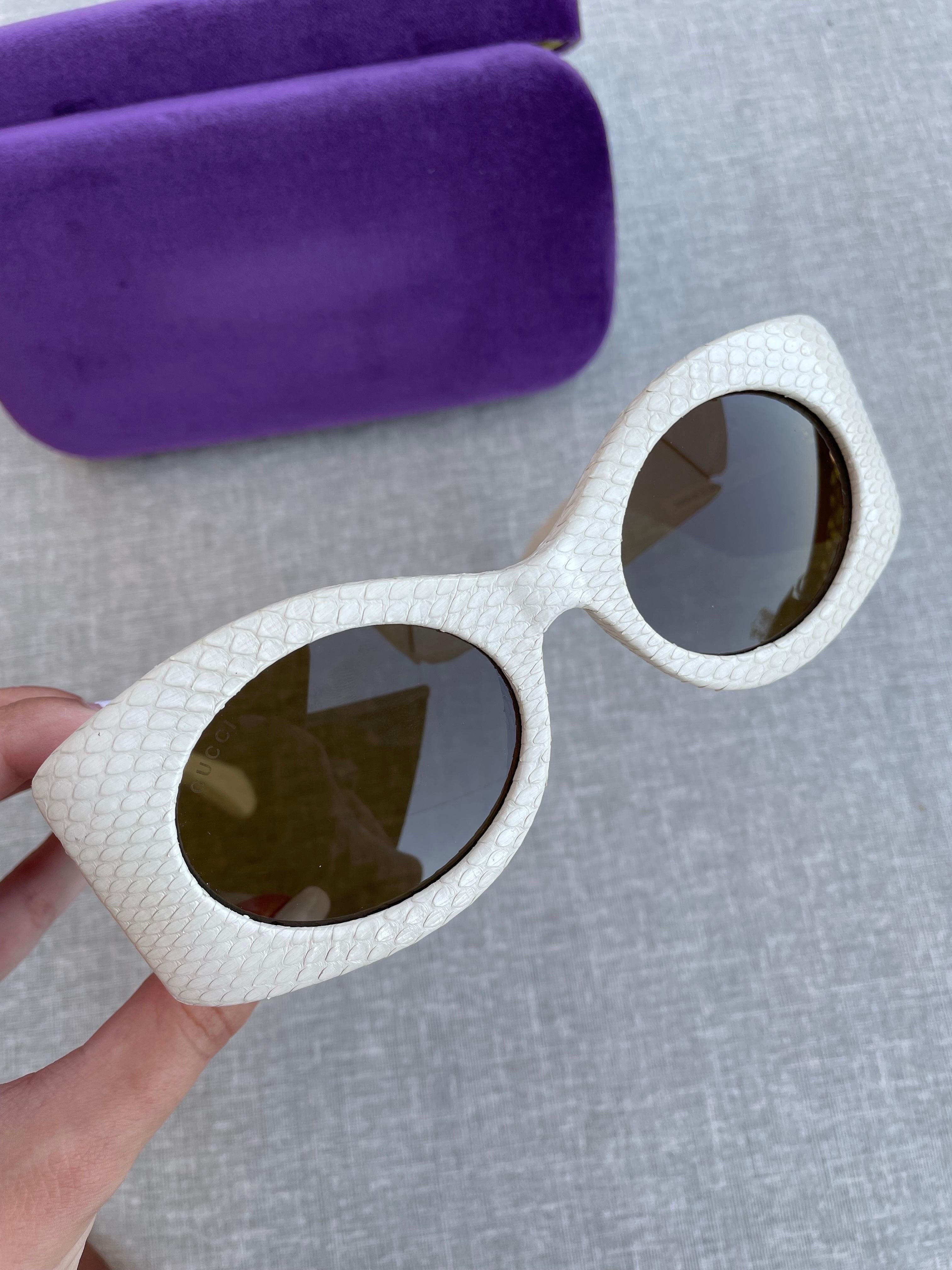 Gucci rectangular sunglasses in ayers. 2