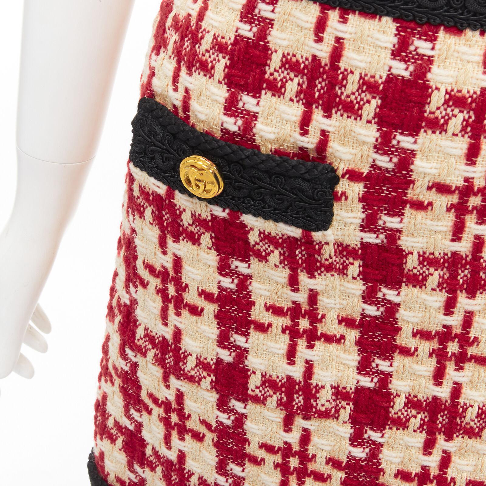 GUCCI red beige checkered tweed gold tone GG button mini skirt IT36 XXS
Reference: AAWC/A00375
Brand: Gucci
Designer: Alessandro Michele
Material: Acrylic, Wool
Color: Red, Multicolour
Pattern: Checkered
Closure: Zip
Lining: Fabric
Extra Details: GG