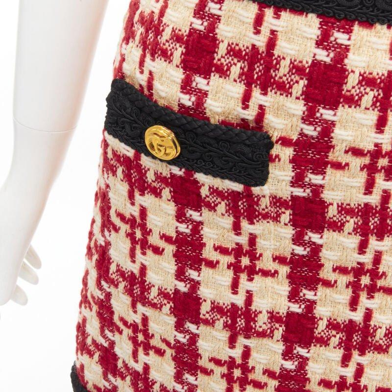 GUCCI red beige checkered tweed gold tone GG button mini skirt IT36 XXS
Reference: AAWC/A00375
Brand: Gucci
Designer: Alessandro Michele
Material: Acrylic, Wool
Color: Red, Multicolour
Pattern: Checkered
Closure: Zip
Lining:  Fabric
Extra Details: