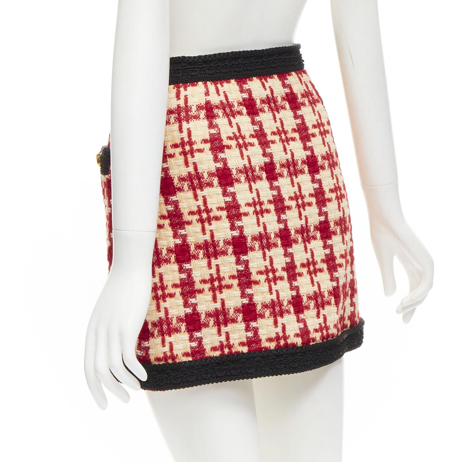 Women's GUCCI red beige checkered tweed gold tone GG button mini skirt IT36 XXS For Sale