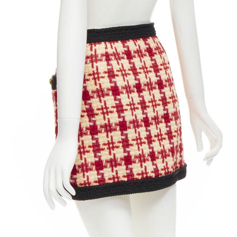 GUCCI red beige checkered tweed gold tone GG button mini skirt IT36 XXS For Sale 1
