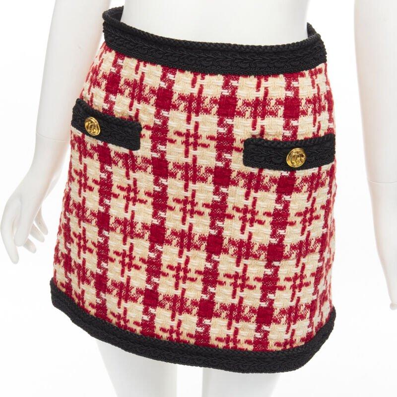 GUCCI red beige checkered tweed gold tone GG button mini skirt IT36 XXS For Sale 2