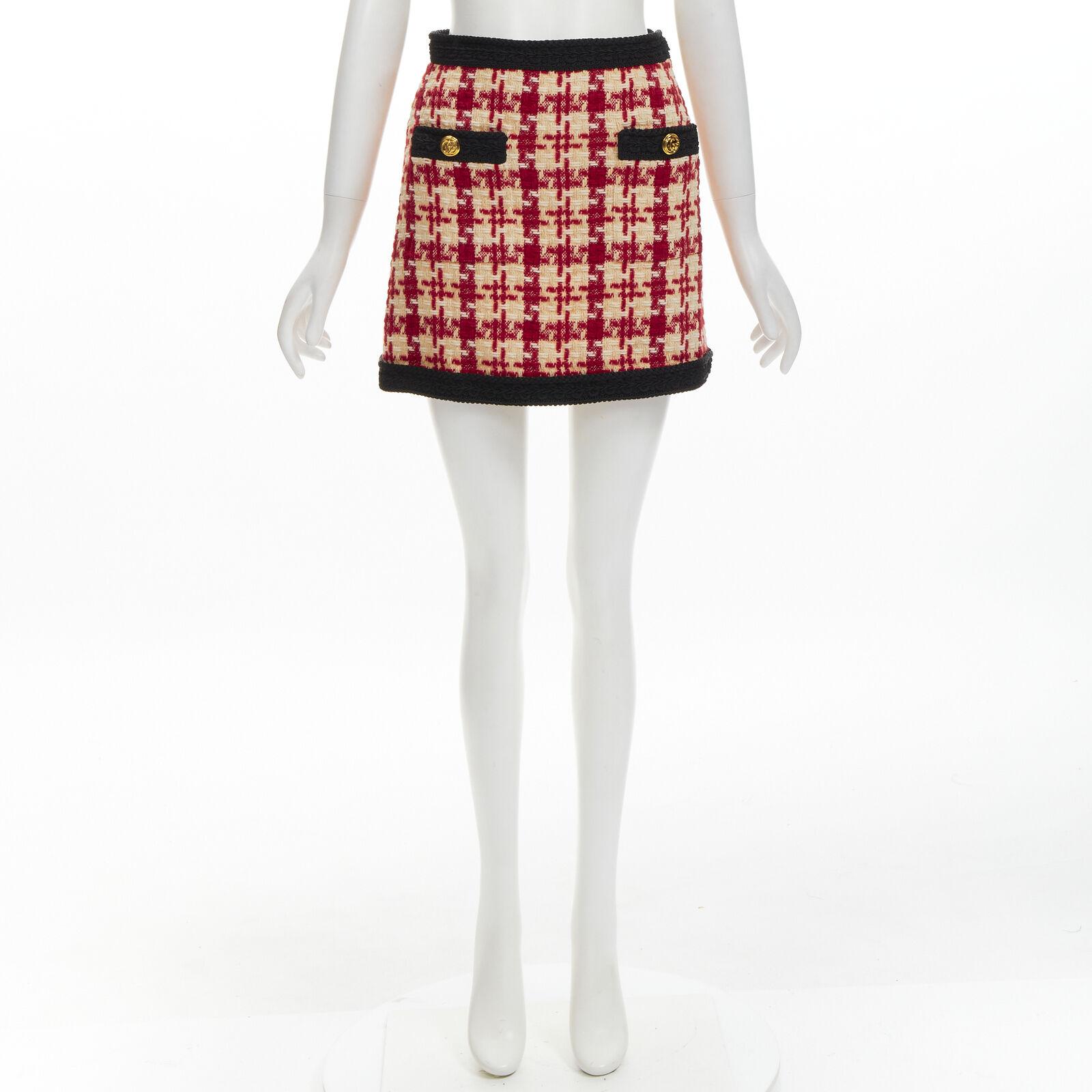GUCCI red beige checkered tweed gold tone GG button mini skirt IT36 XXS For Sale 3
