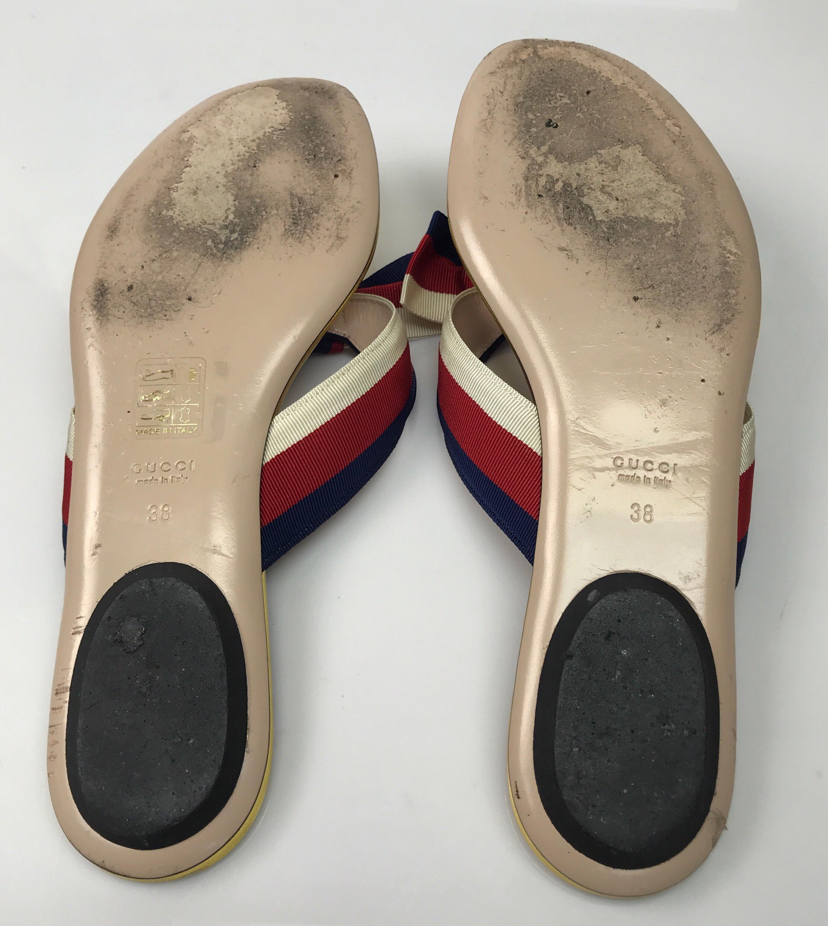 Gucci Red, Blue, & Ivory Thong Sandal-38 In Good Condition In West Palm Beach, FL