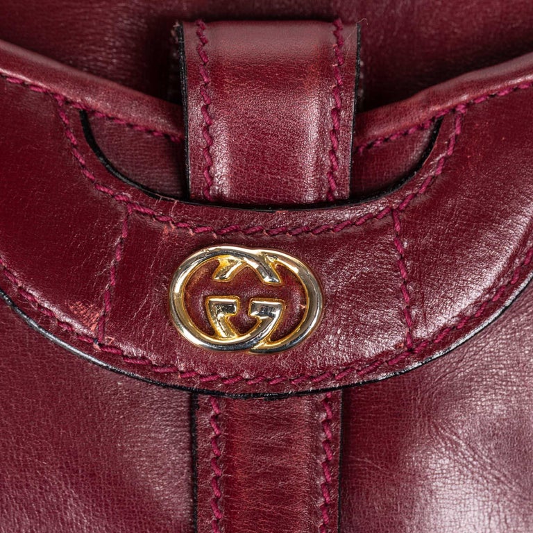Gucci Red Bordeaux Leather Vintage Clutch Bag Italy For Sale at 1stdibs