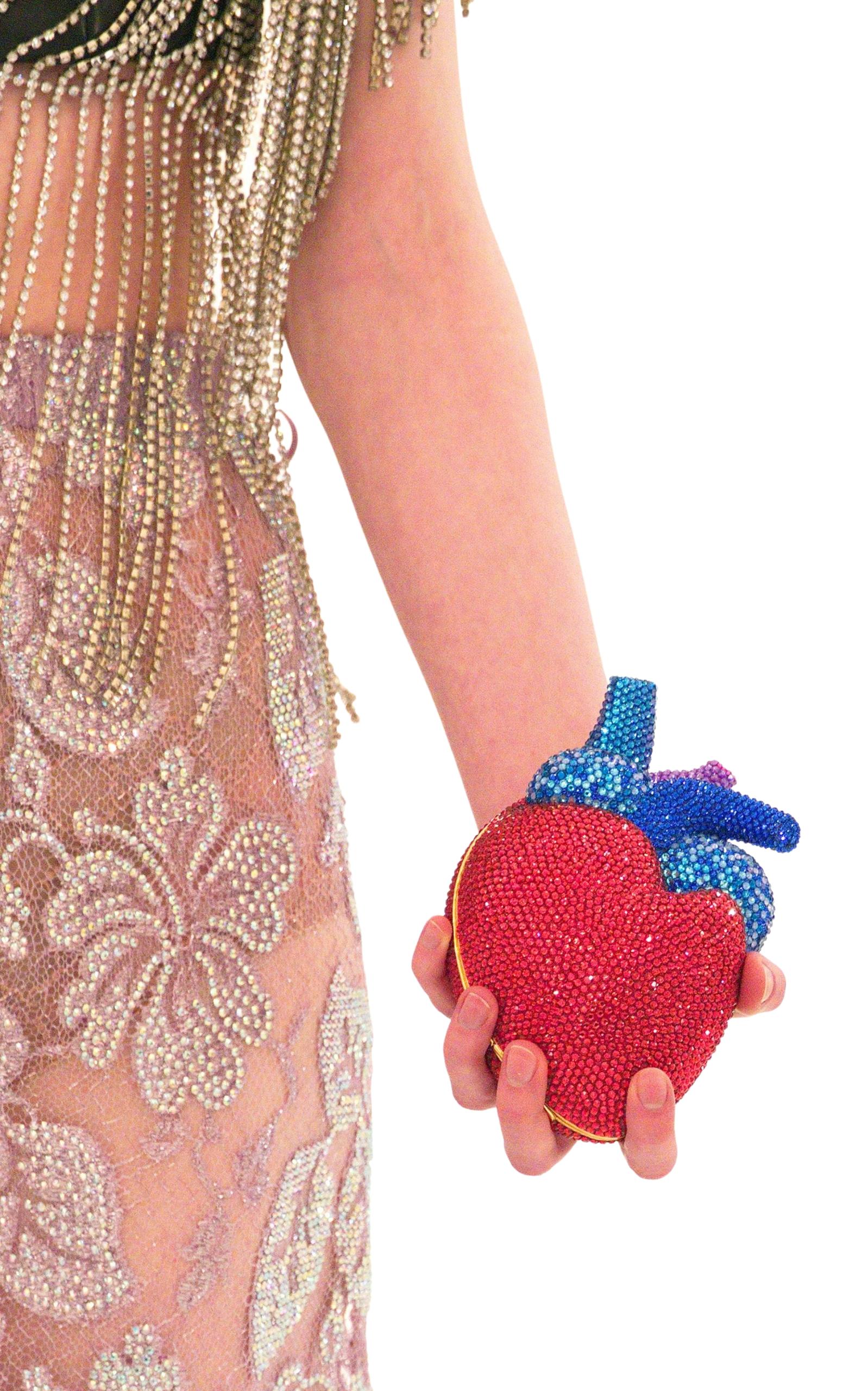Gucci Red Broadway Heart Crystal-Embellished Clutch Bag For Sale 6