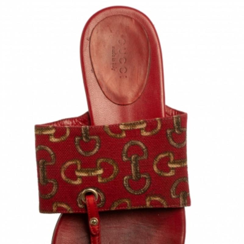 Gucci Red Canvas And Leather Thong Flats Sandals Size 36.5 For Sale 2