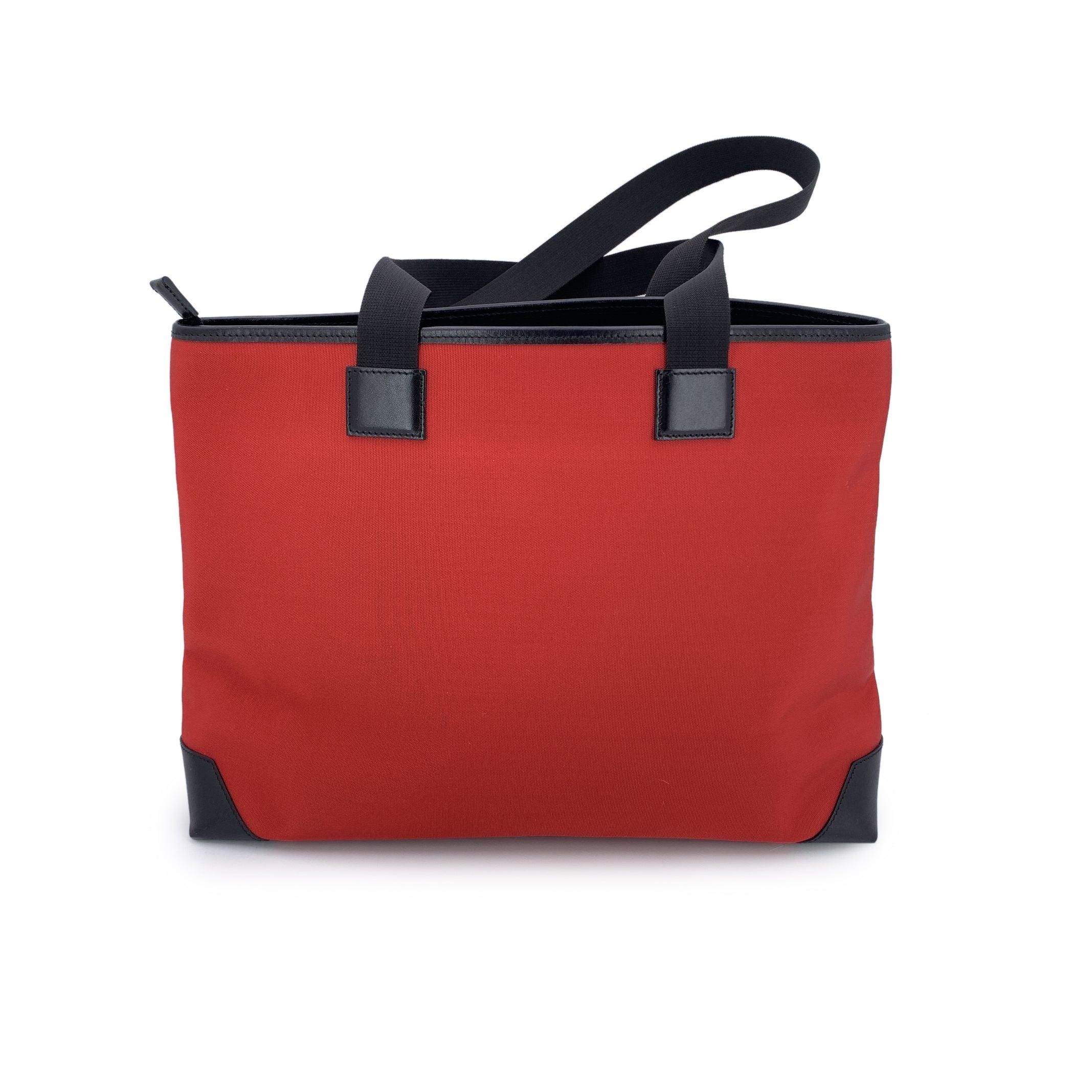 Gucci Red Canvas Nylon Black Leather Tote Shoulder Bag In Excellent Condition For Sale In Rome, Rome