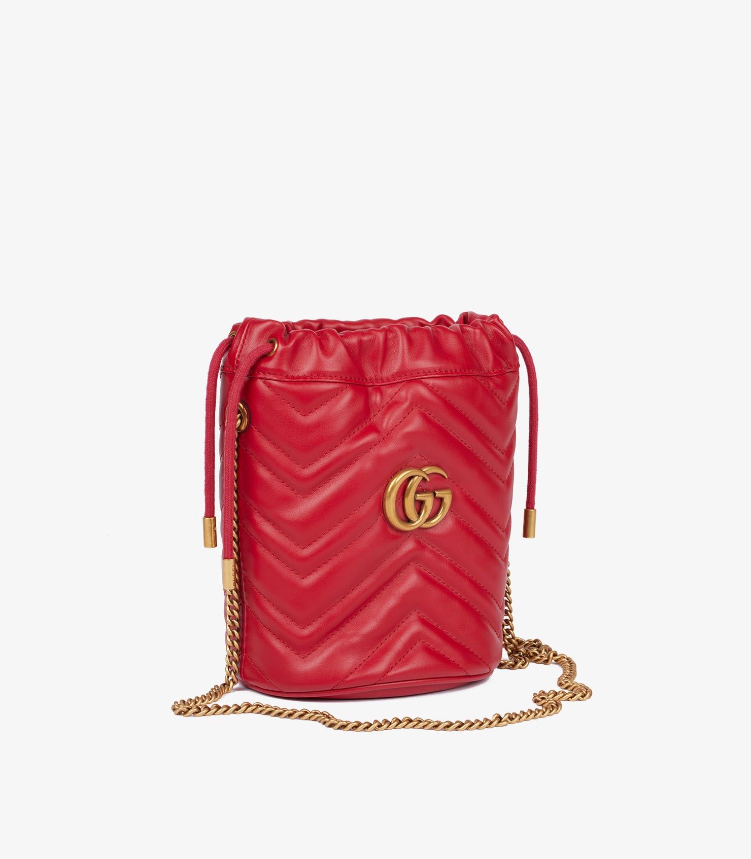 Gucci Red Chevron Quilted Calfskin Leather GG Marmont Mini Bucket Bag In Excellent Condition For Sale In Bishop's Stortford, Hertfordshire