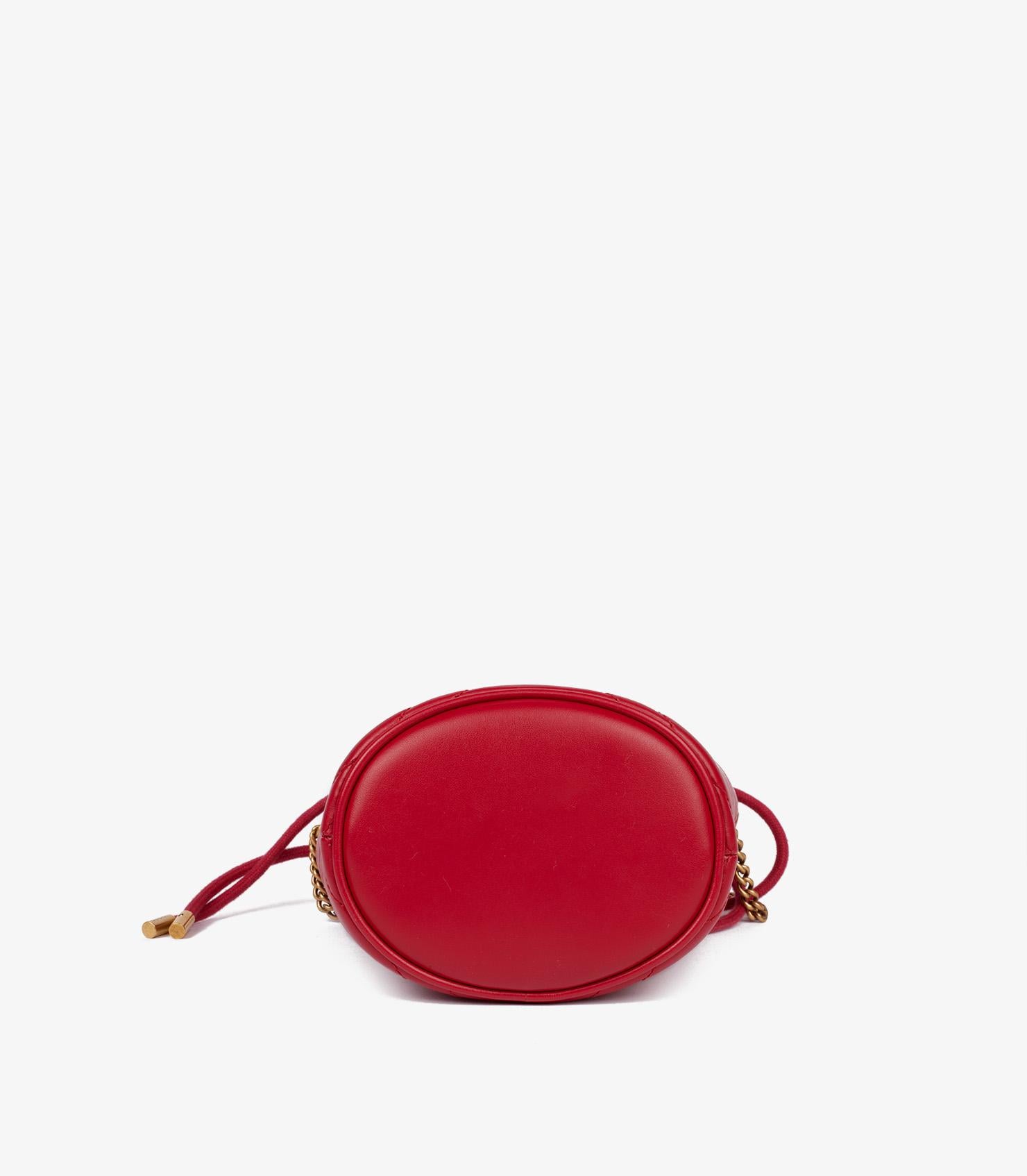 Gucci Rote Chevron gesteppte Kalbsleder GG Marmont Mini Bucket Bag im Angebot 3