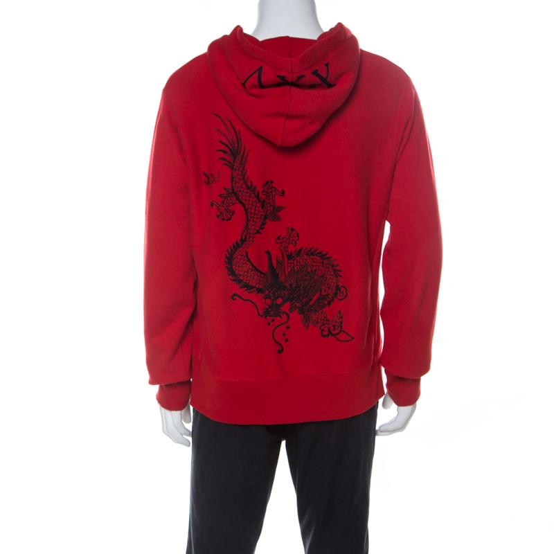 Gucci Roter bestickter Kapuzenpullover aus Baumwoll-Jersey von Gucci L im Zustand „Gut“ in Dubai, Al Qouz 2