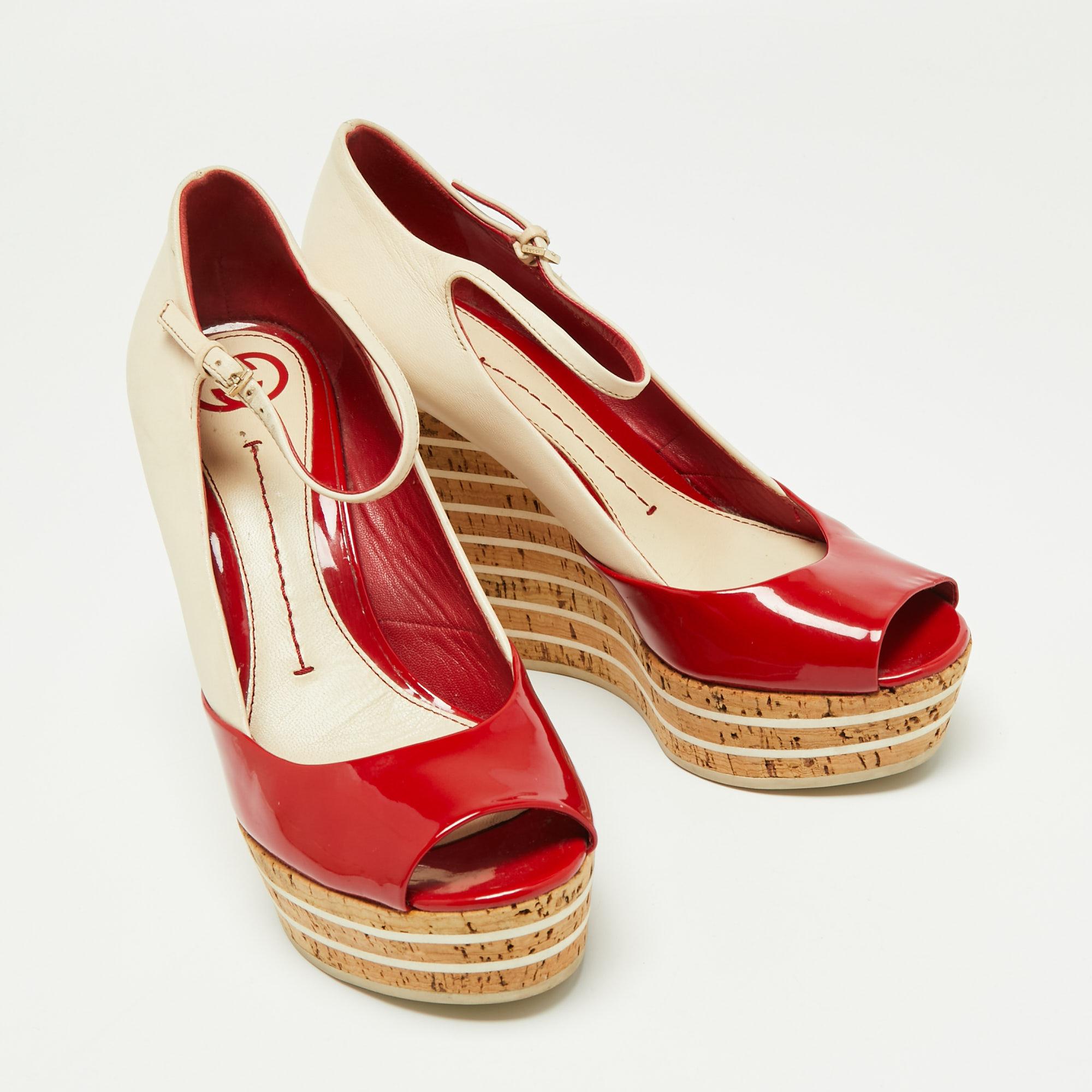Women's Gucci Red/Cream Patent Leather Colorblock Platform Wedge Peep Toe Pumps Size 38 For Sale