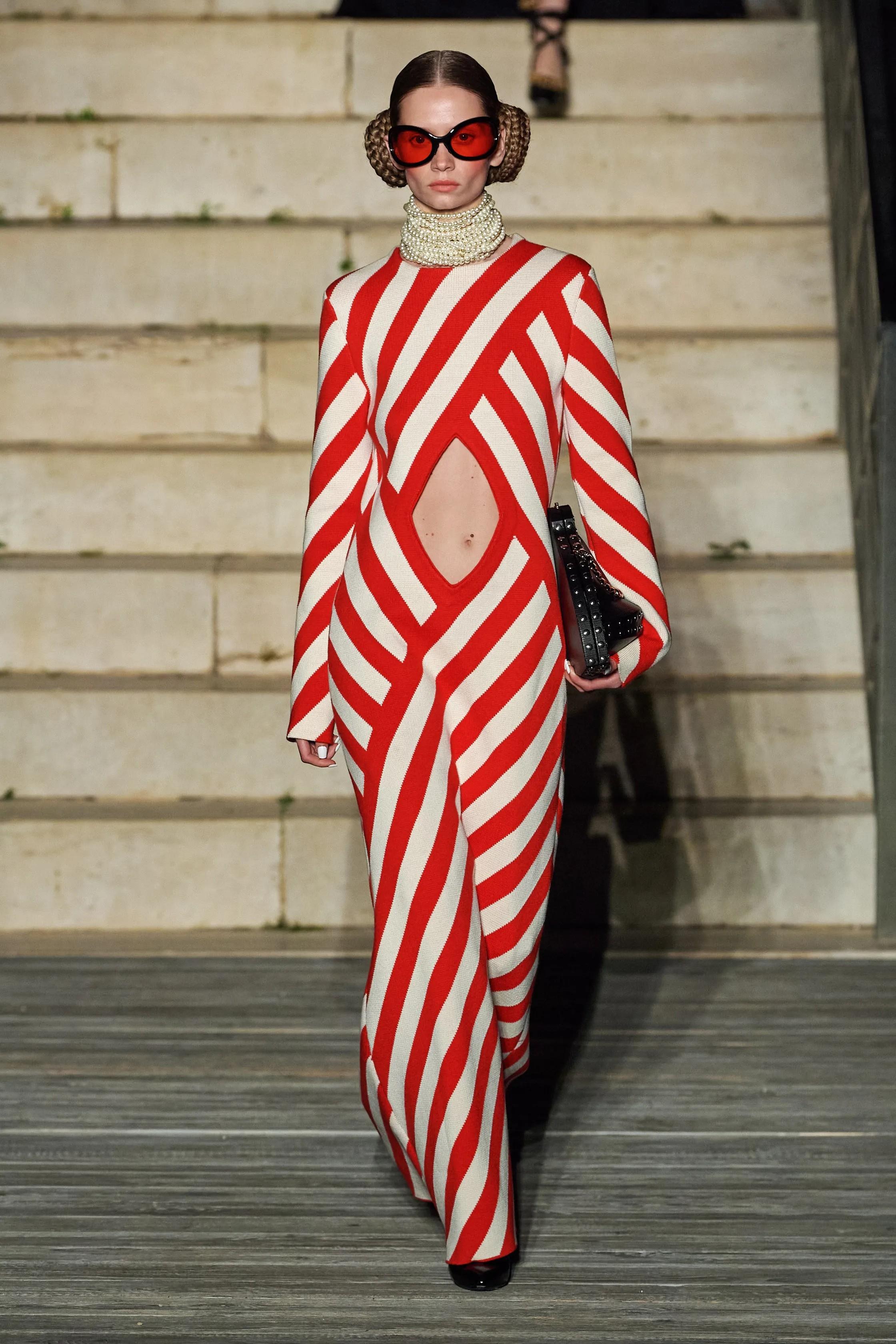 GUCCI Mini robe rouge et écrue en laine et coton tricot JACQUARD STRIPED 2023 en vente 2
