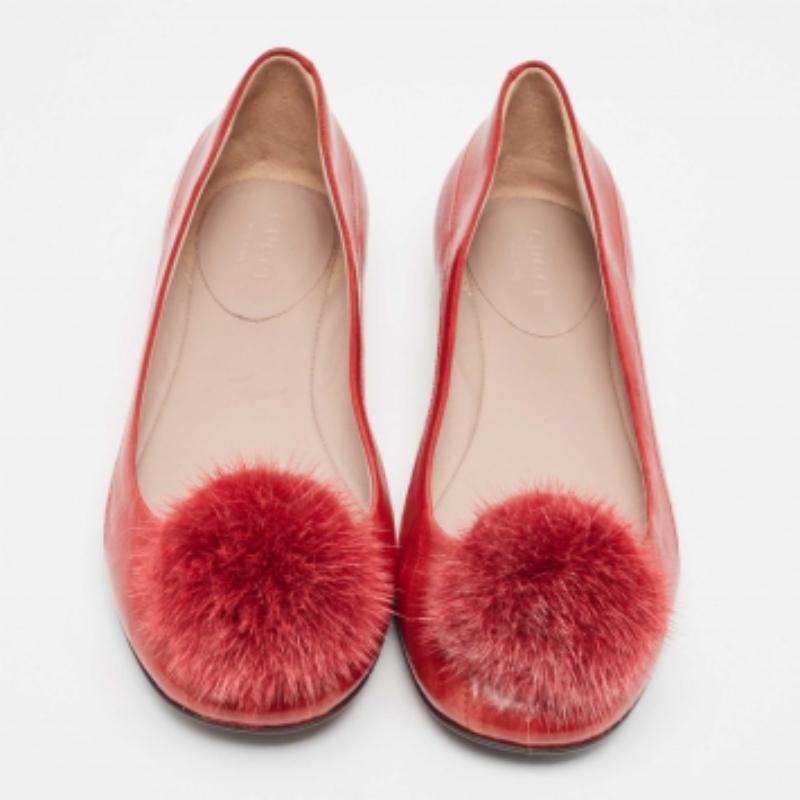 De las mujeres Bailarinas Gucci Rojo Anguila Pom Pom Talla 36 en venta