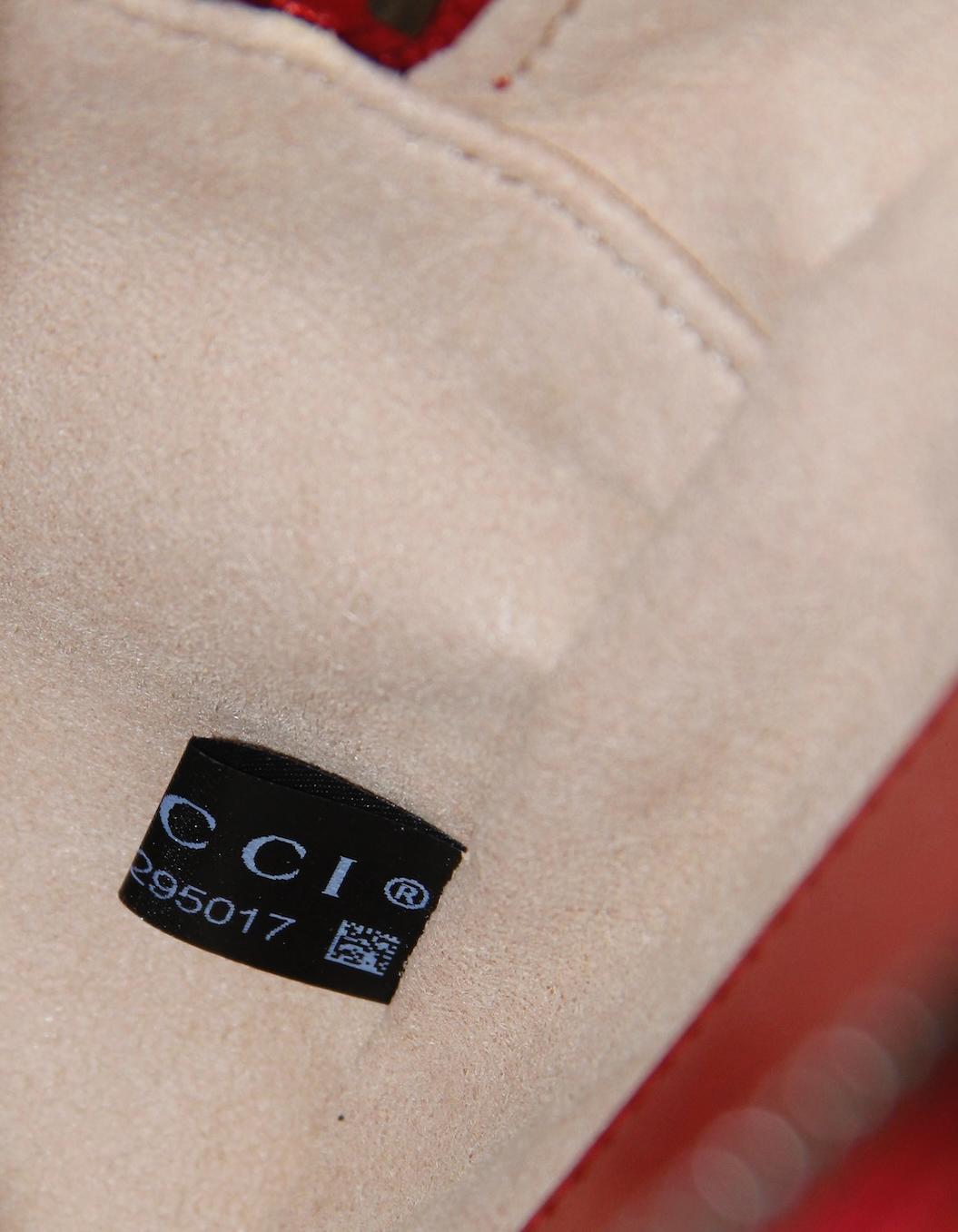 Gucci - Sac à bandoulière Marmont en cuir matelassé GG rouge en vente 5