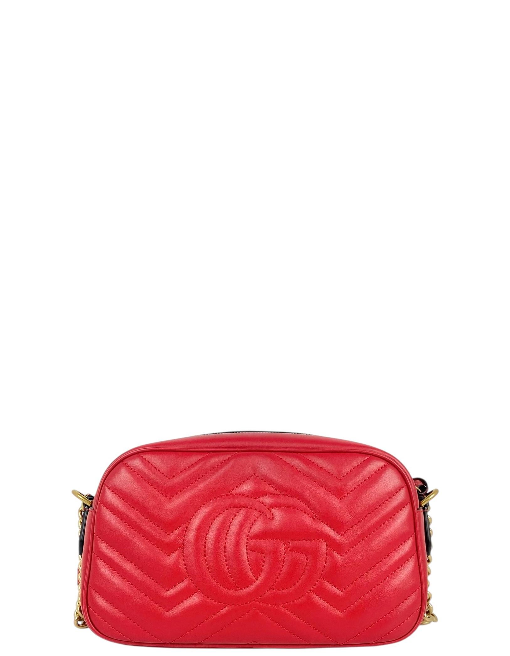 Gucci - Sac à bandoulière Marmont en cuir matelassé GG rouge Excellent état - En vente à New York, NY