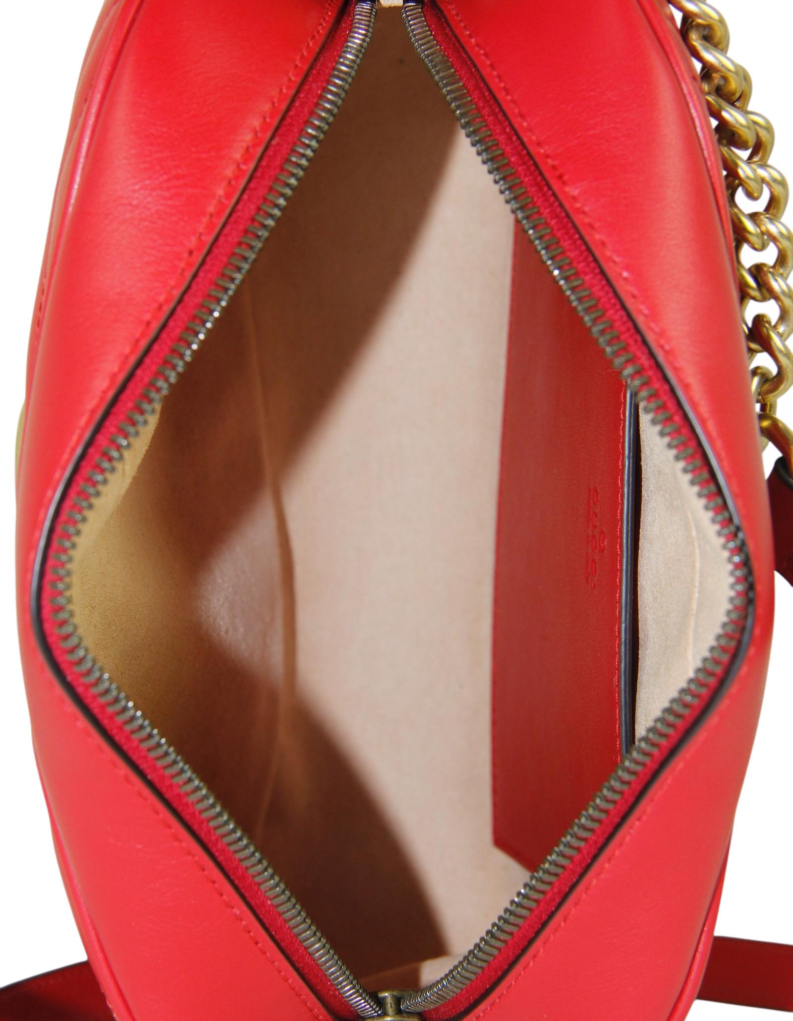 Gucci - Sac à bandoulière Marmont en cuir matelassé GG rouge en vente 2