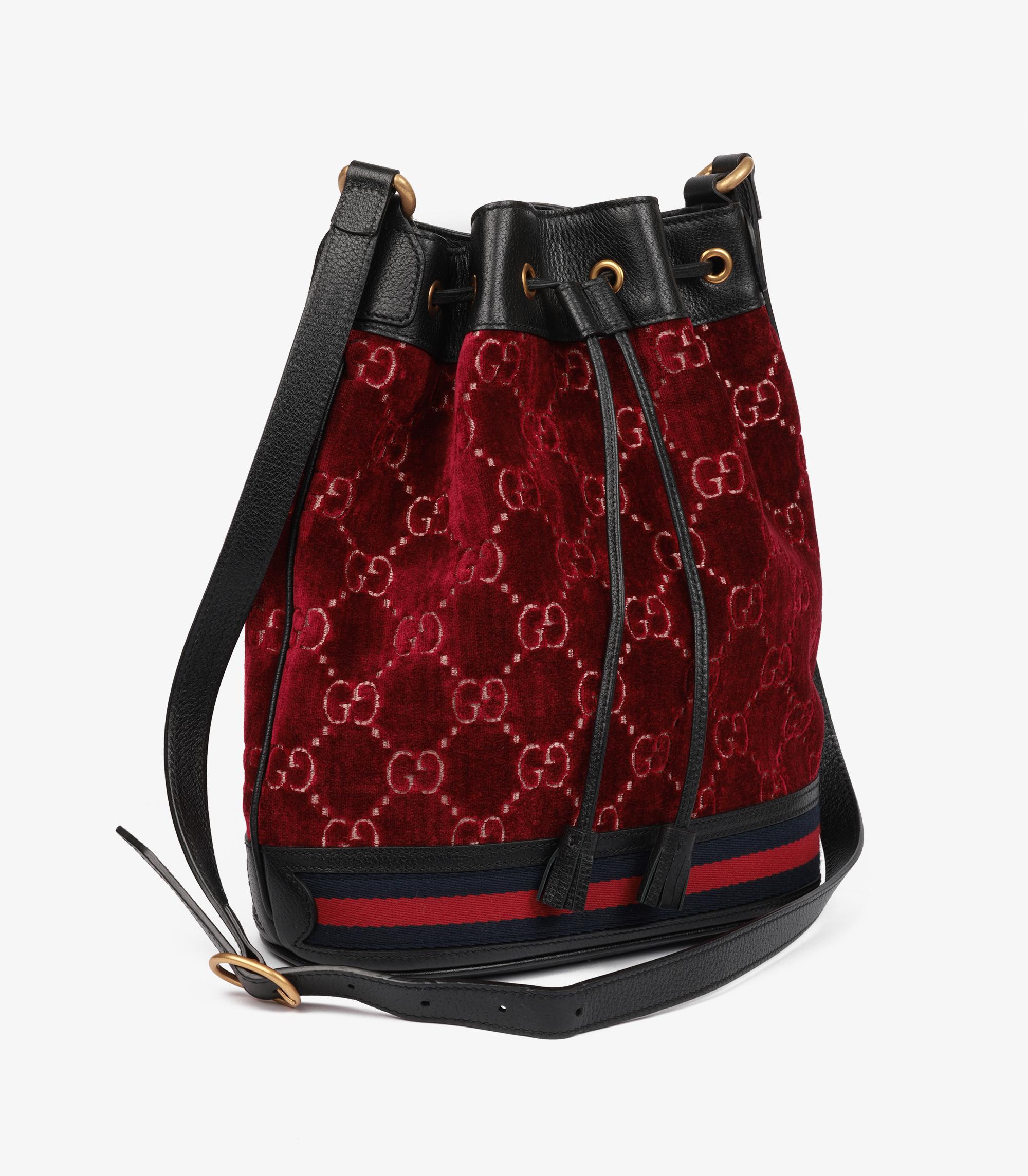 Gucci Red GG Monogram Velvet & Black Calfskin Leather Bucket Bag 

Product Details
Xupes Ref: HB5775
Brand: Gucci
Model: Bucket Bag
Type: Shoulder, Crossbody
Serial Number: 574960 520981
Age: 2019
Colour: Red, Black
Hardware: Antiqued