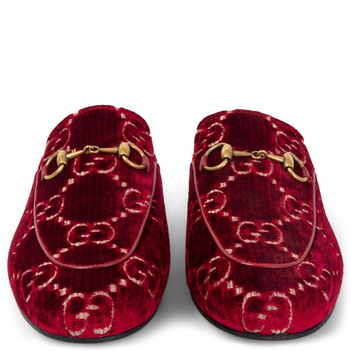 100% authentic Gucci Princetown GG mules in red velvet featuring signature antique gold-tone horsebit. Brand new. Come with dust bag. 

Measurements
Imprinted Size	37
Shoe Size	37
Inside Sole	25cm (9.8in)
Width	7.5cm (2.9in)
Heel	2cm (0.8in)

All