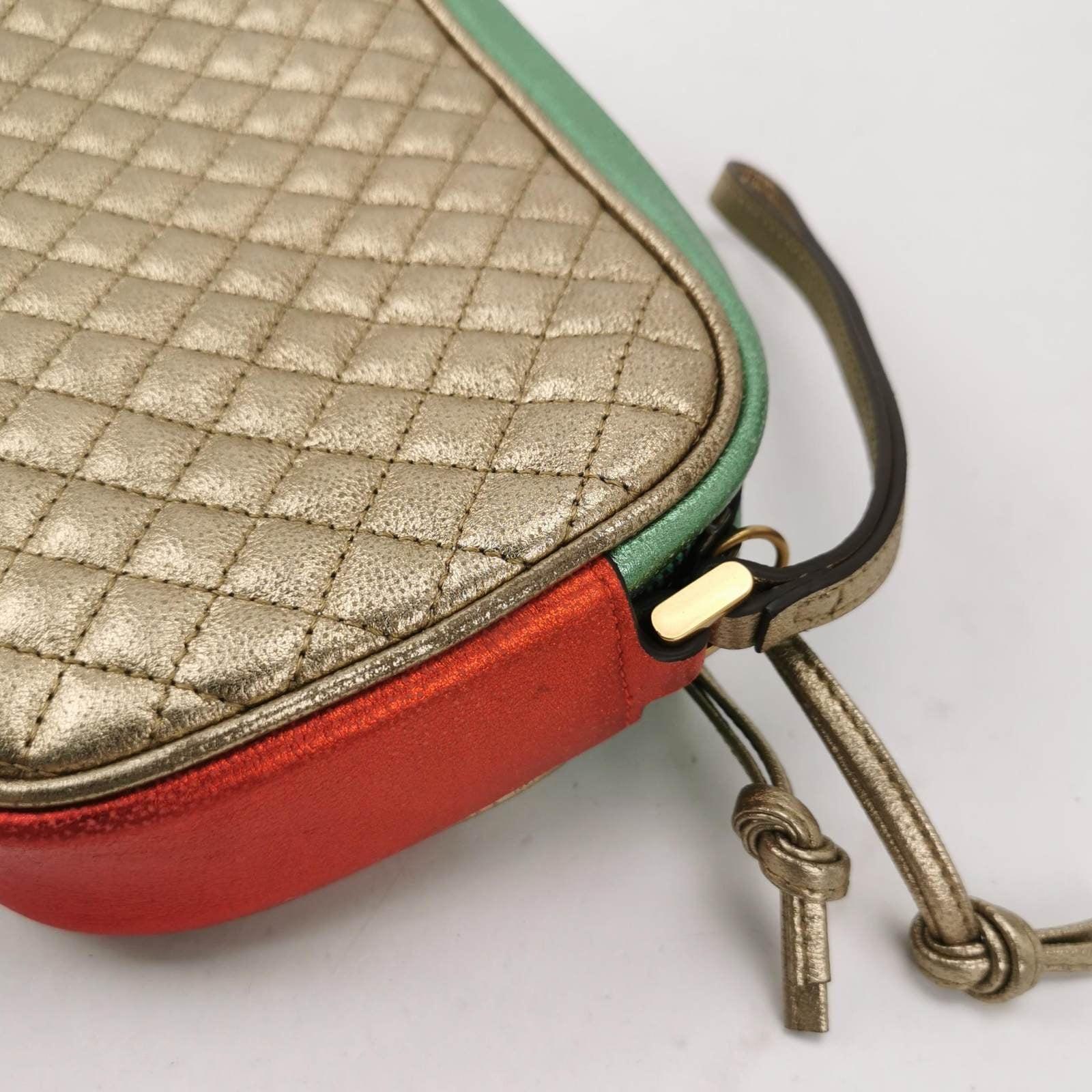 Gucci Red Green Mini Metallic Laminated Trapuntata Leather Horsebit Clutch Pouch For Sale 6