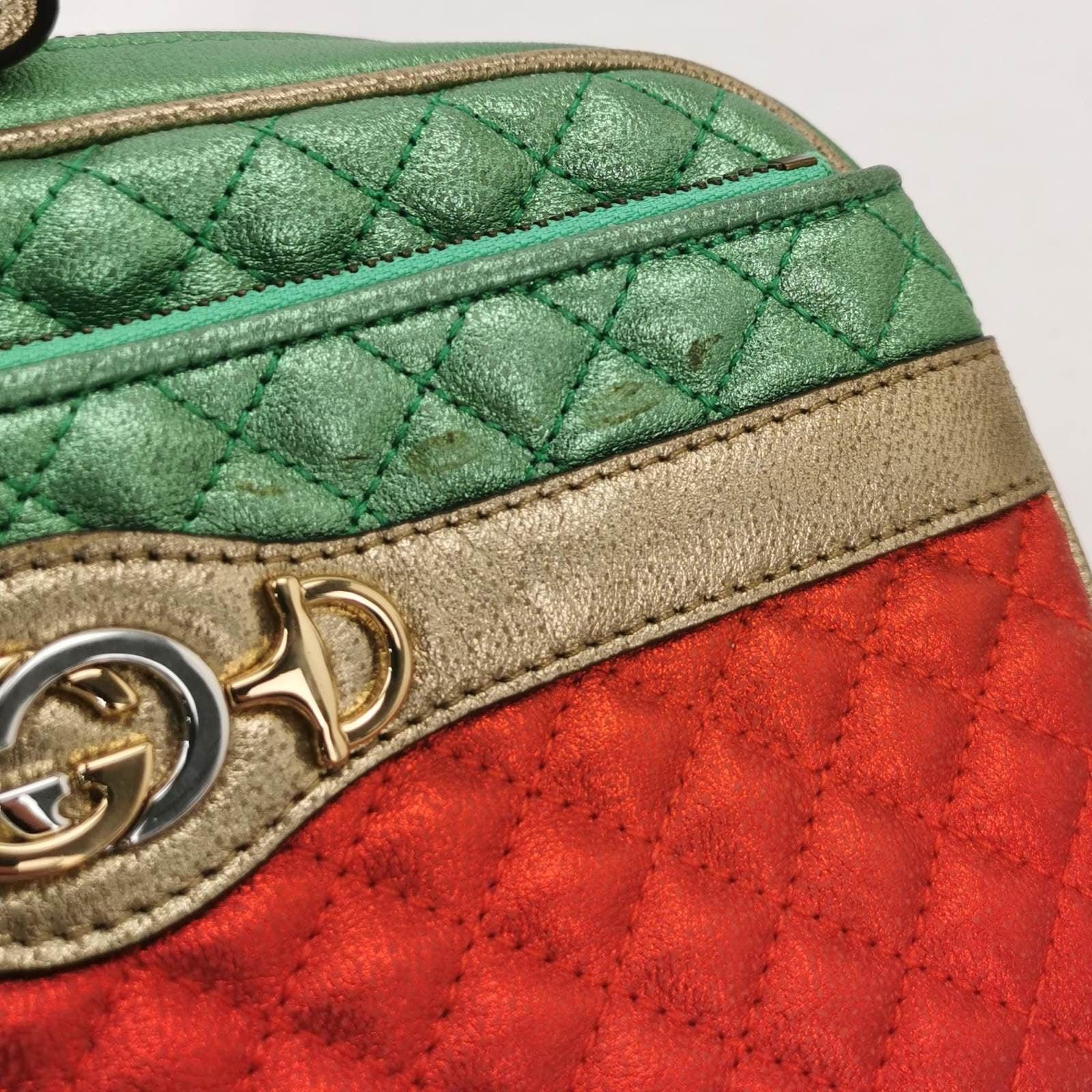 Gucci Red Green Mini Metallic Laminated Trapuntata Leather Horsebit Clutch Pouch For Sale 2