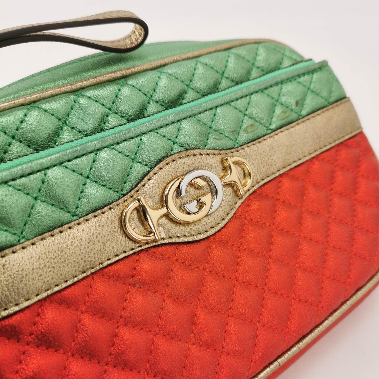 Gucci Red Green Mini Metallic Laminated Trapuntata Leather Horsebit Clutch Pouch For Sale 3