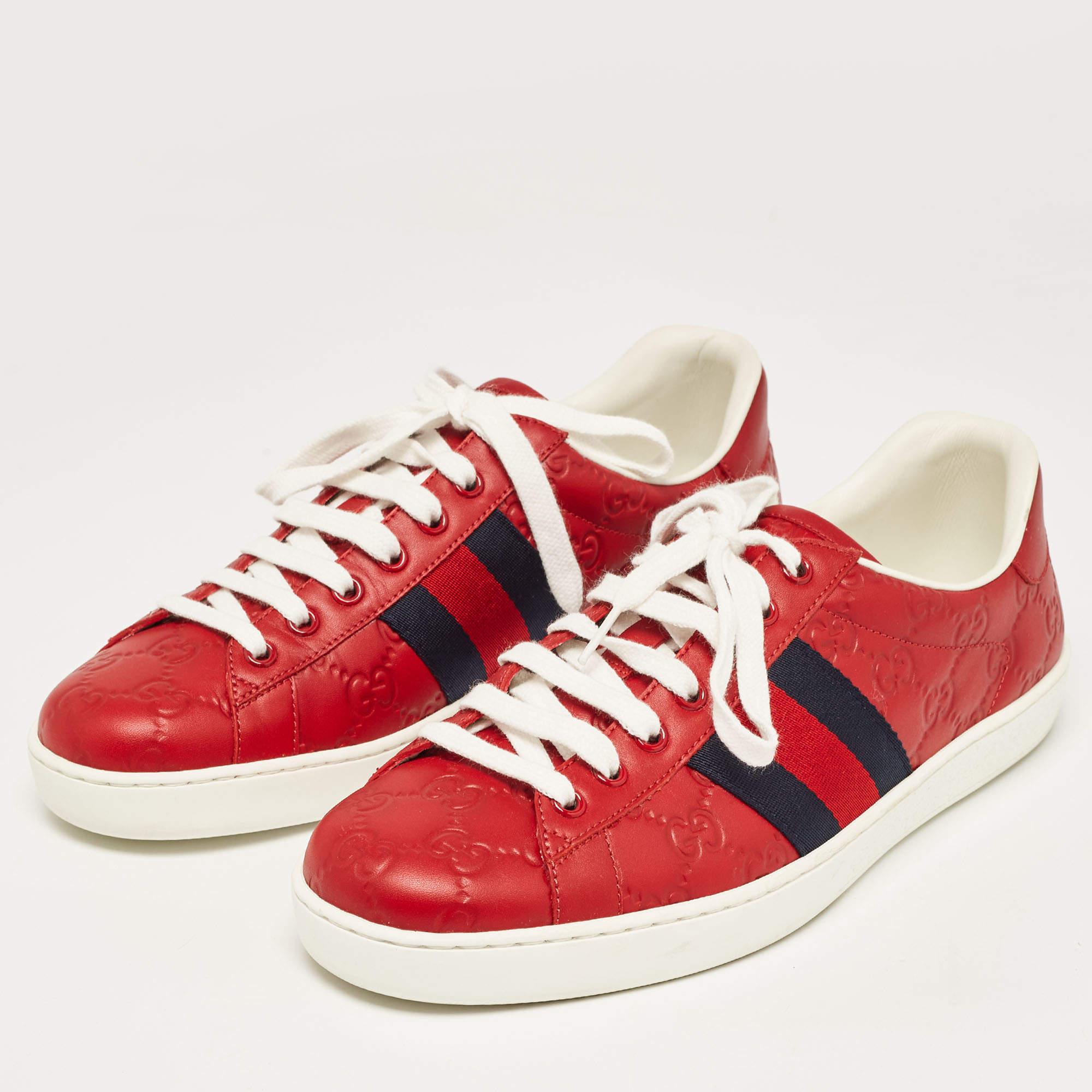 Gucci Red Guccissima Leather Ace Sneakers Size 41.5 In Excellent Condition For Sale In Dubai, Al Qouz 2