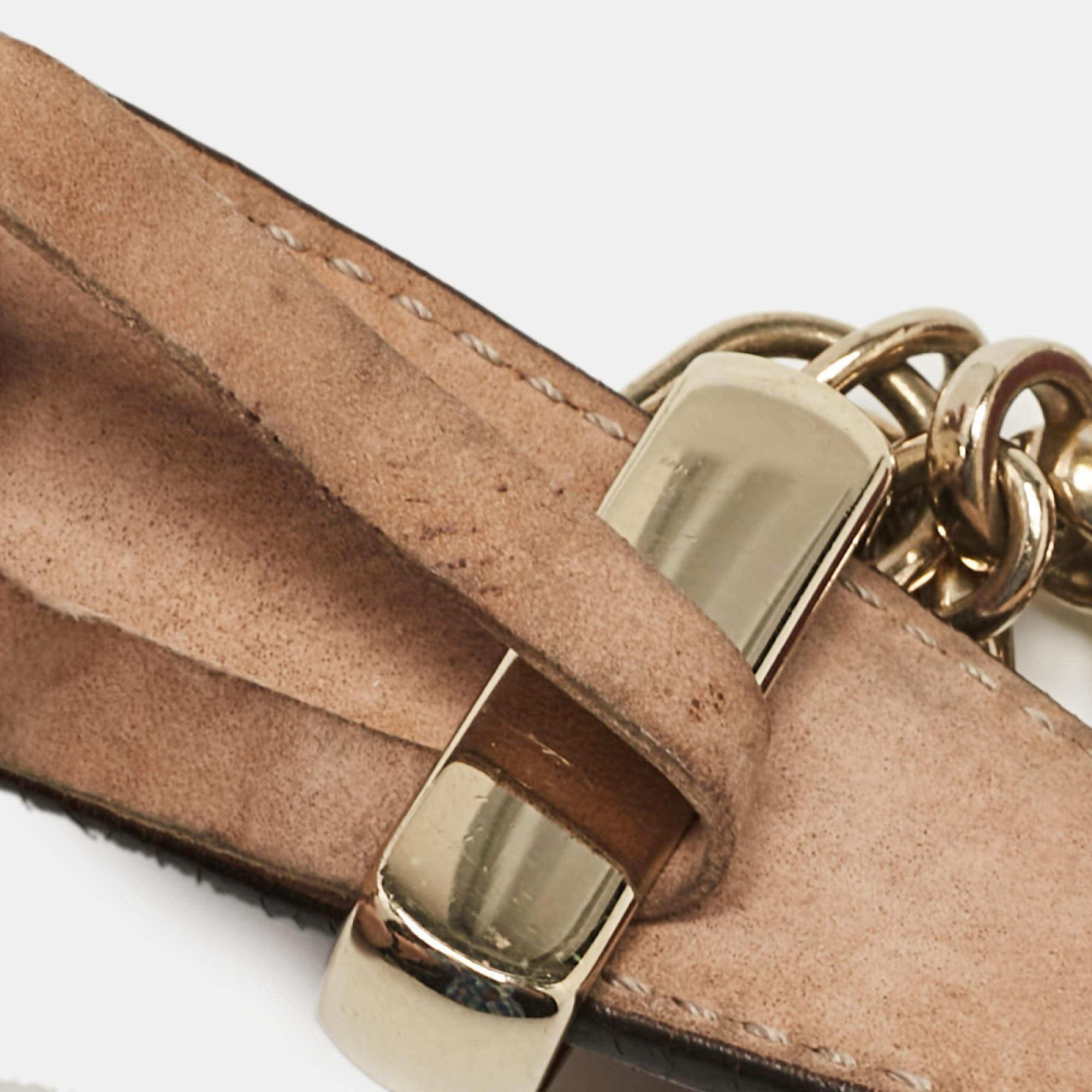 Gucci Cintura con fibbia a cuore GG in pelle rossa, 90 cm. in vendita 2