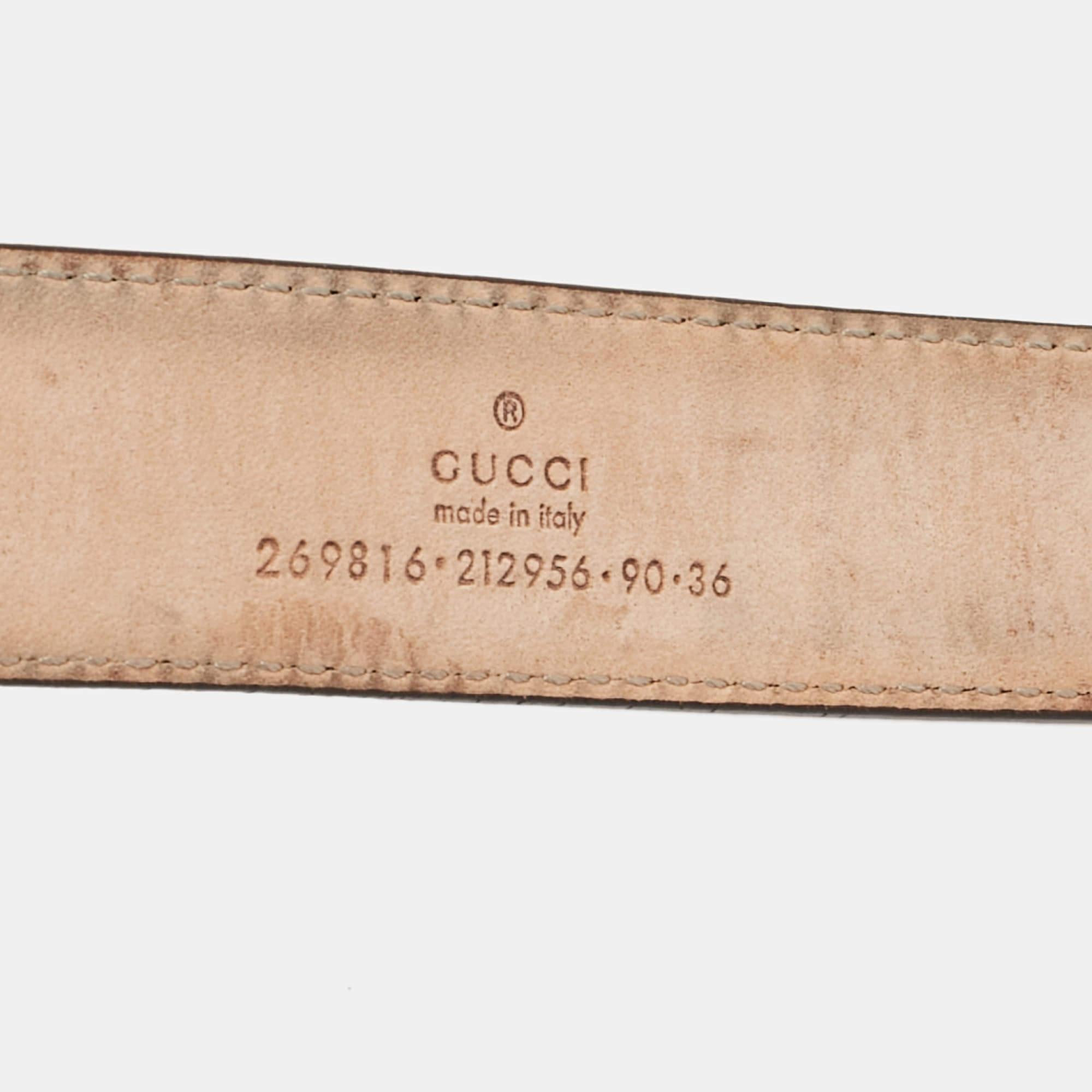 Gucci Cintura con fibbia a cuore GG in pelle rossa, 90 cm. in vendita 3