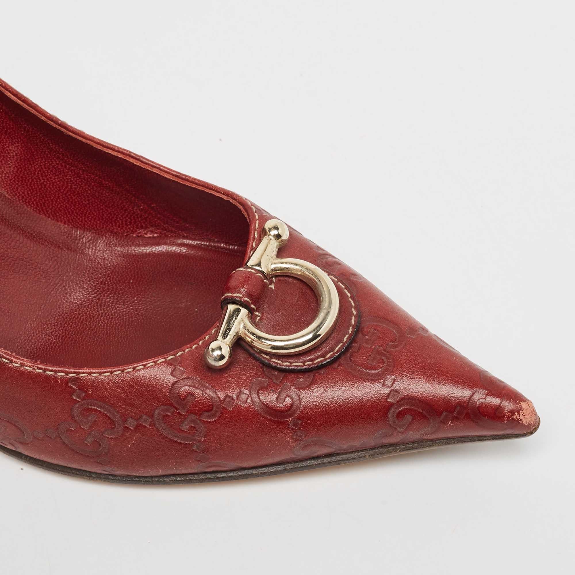 Escarpins Gucci à bout pointu en cuir rouge « Icon Bit » Guccissima, taille 36,5 en vente 2