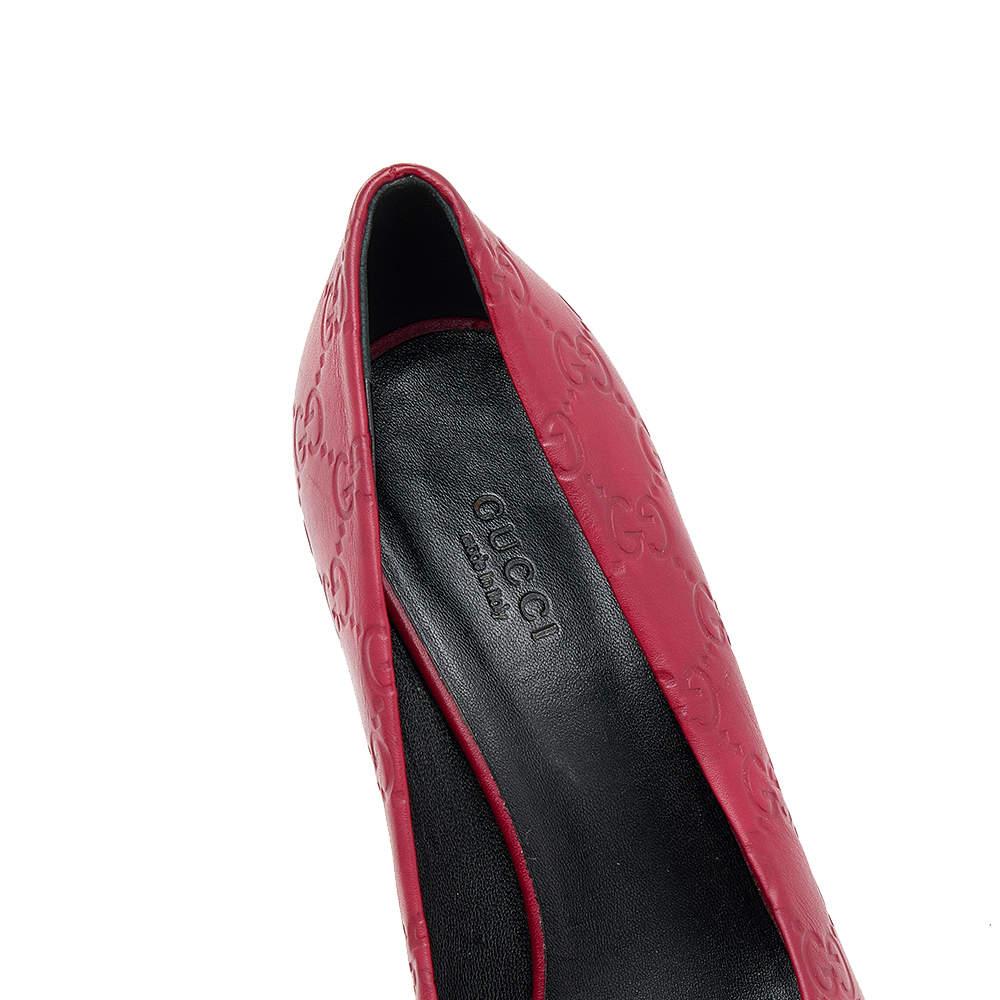 Gucci Red Guccissima Leather Peep Toe Platform Pumps Size 37.5 Pour femmes en vente