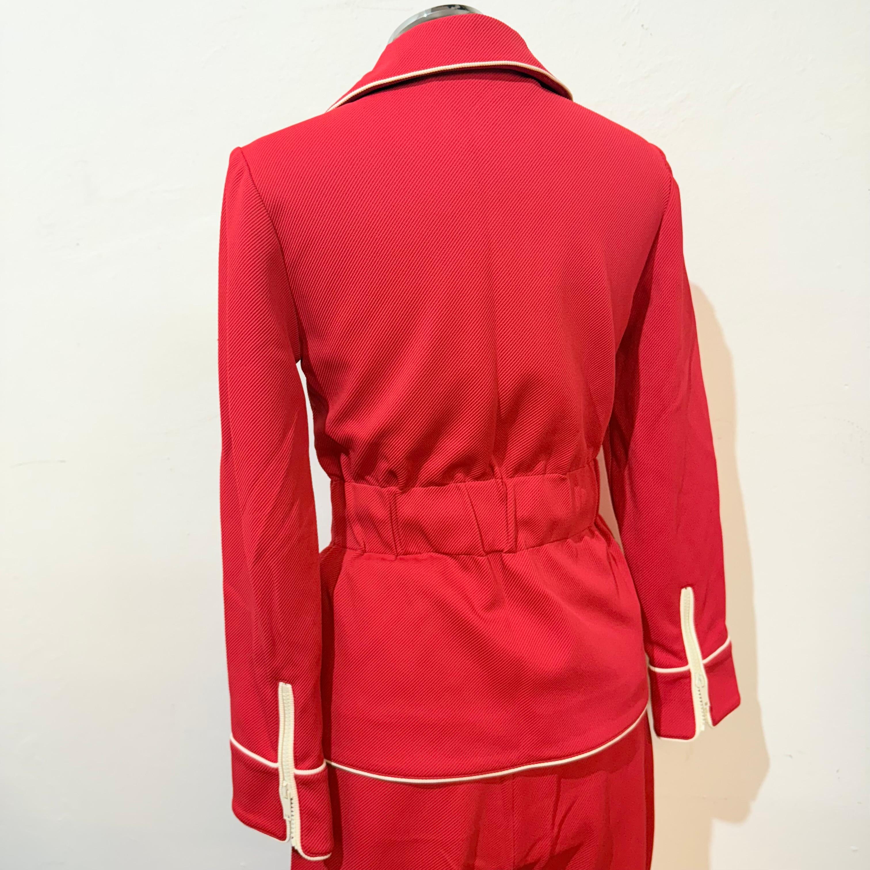 Rosso Gucci Tuta rossa con giacca e pantaloni taglia XS in vendita