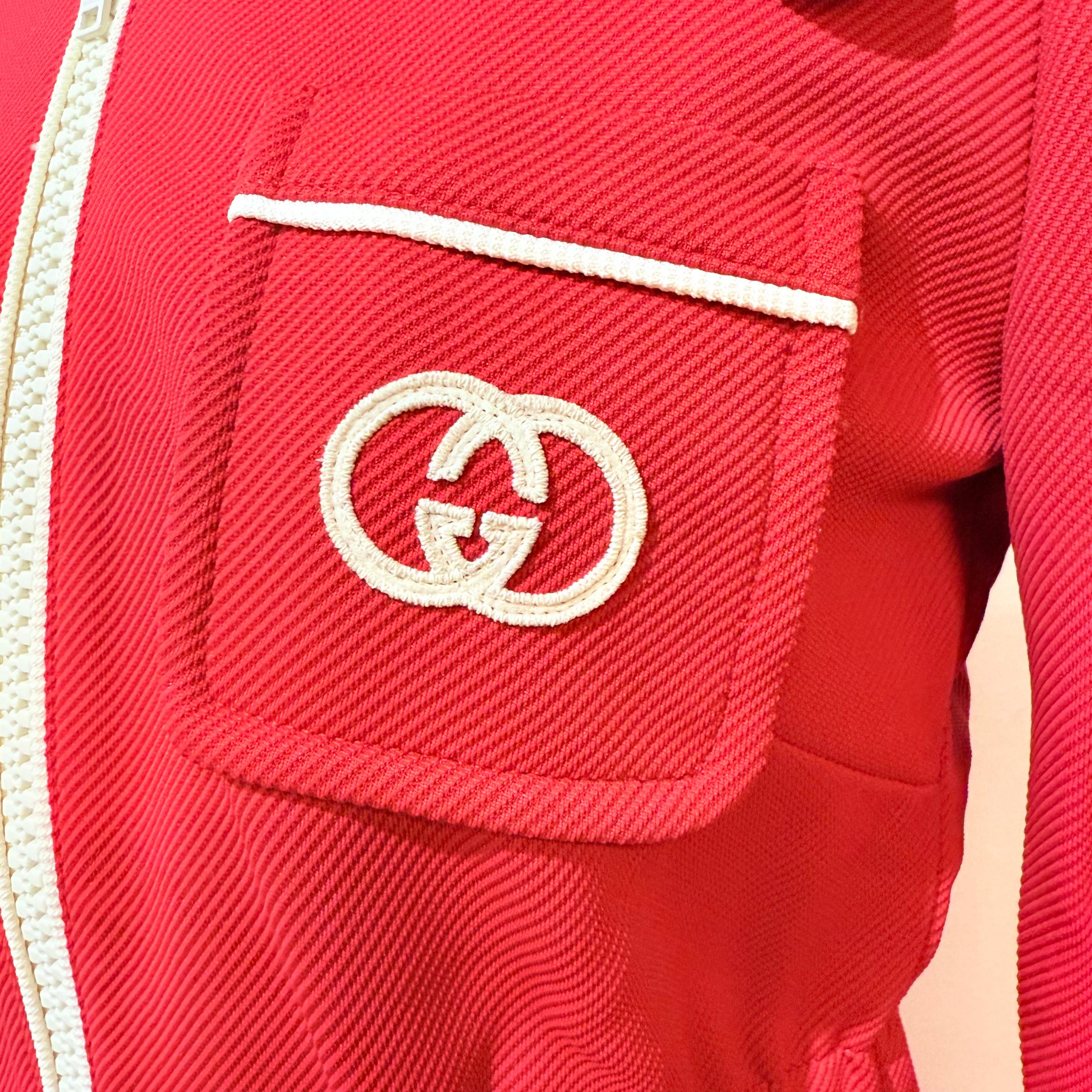 Donna Gucci Tuta rossa con giacca e pantaloni taglia XS in vendita