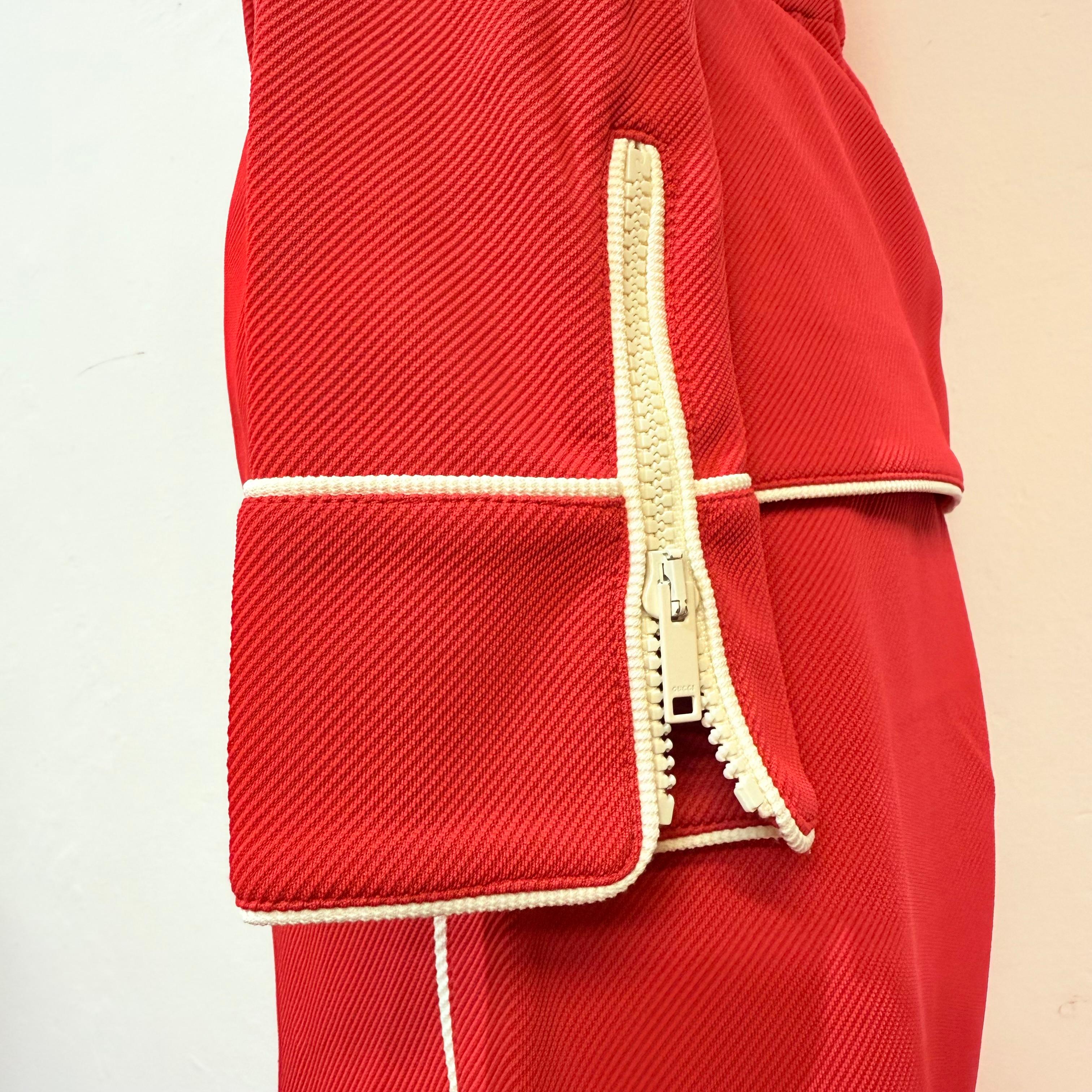 Gucci Tuta rossa con giacca e pantaloni taglia XS in vendita 2