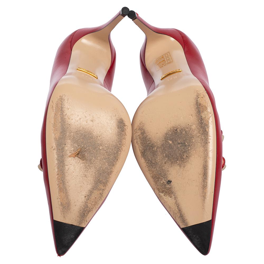 Gucci Red Leather Aneta Pointed Toe Pumps Size 37.5 In Good Condition In Dubai, Al Qouz 2