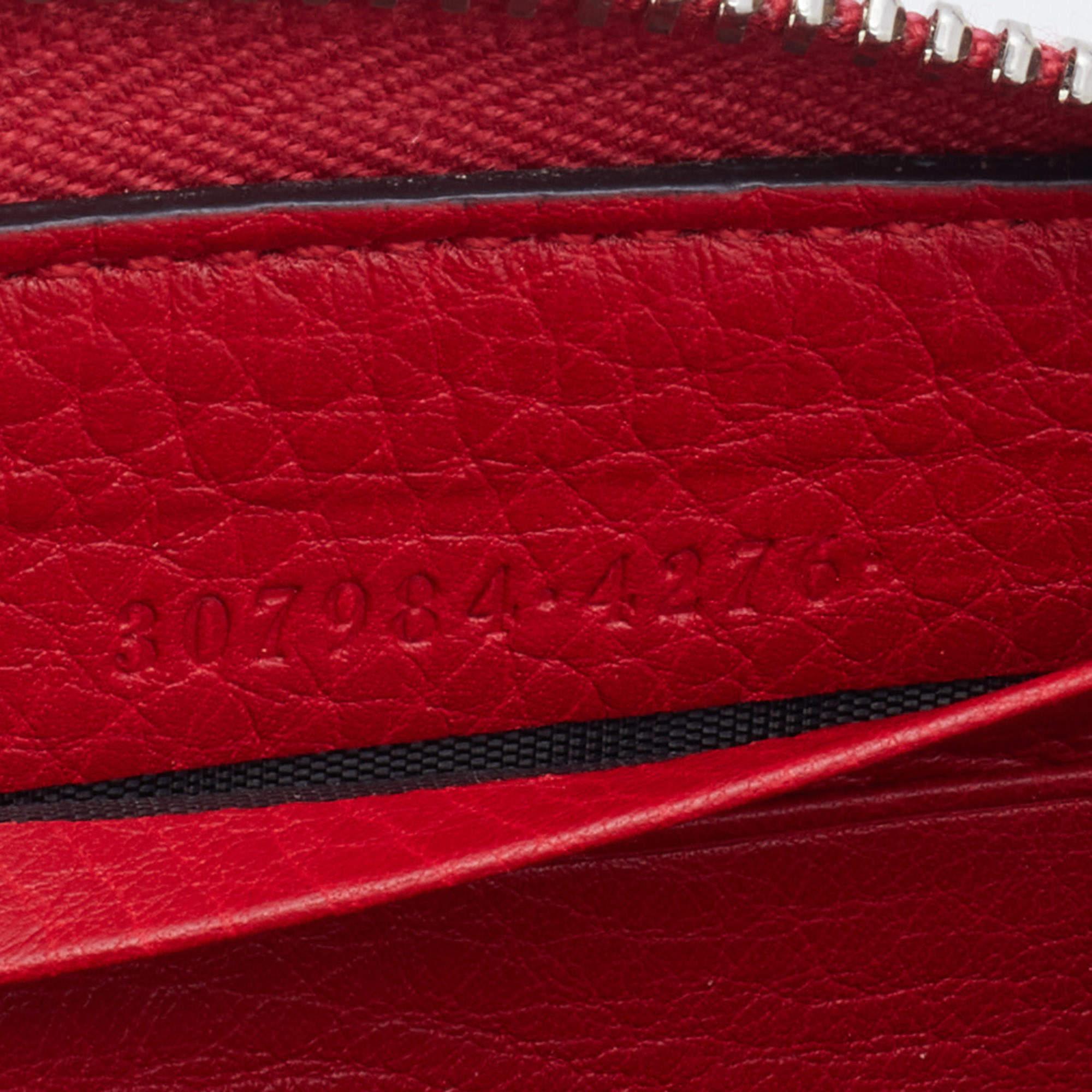 Gucci Rot Leder Bambus Quaste Zip um Brieftasche im Angebot 3