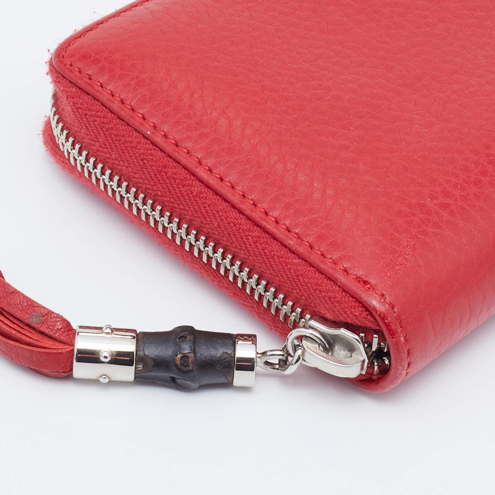 Gucci Red Leather Bamboo Tassel Zip Around Wallet For Sale 2