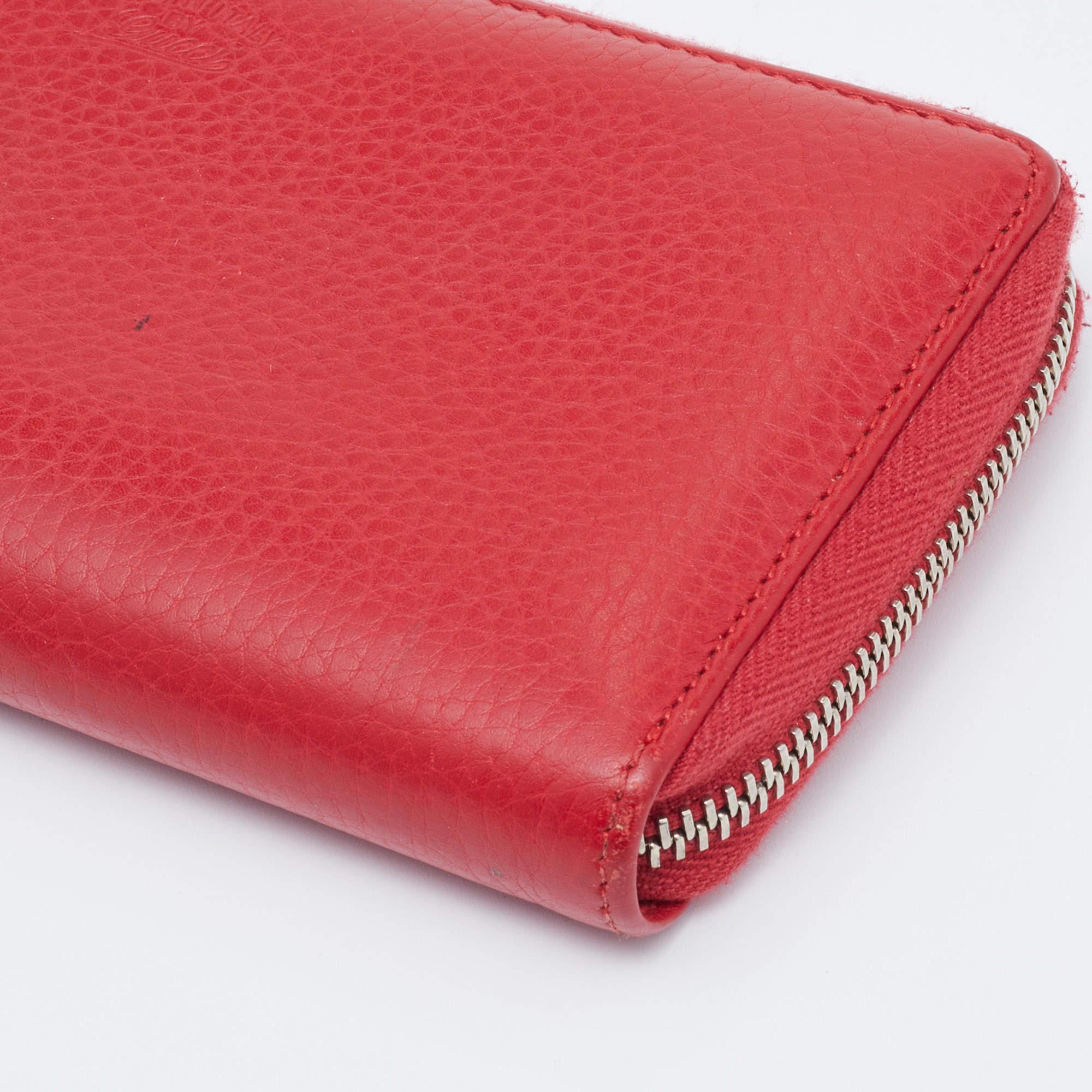 Gucci Rot Leder Bambus Quaste Zip um Brieftasche im Angebot 5