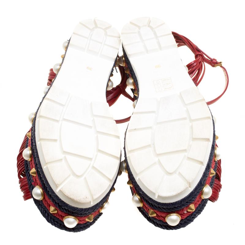 Gucci Red Leather Barbette Knot Faux Pearl and Spikes Trim Ankle Strap Espadrill In Good Condition In Dubai, Al Qouz 2