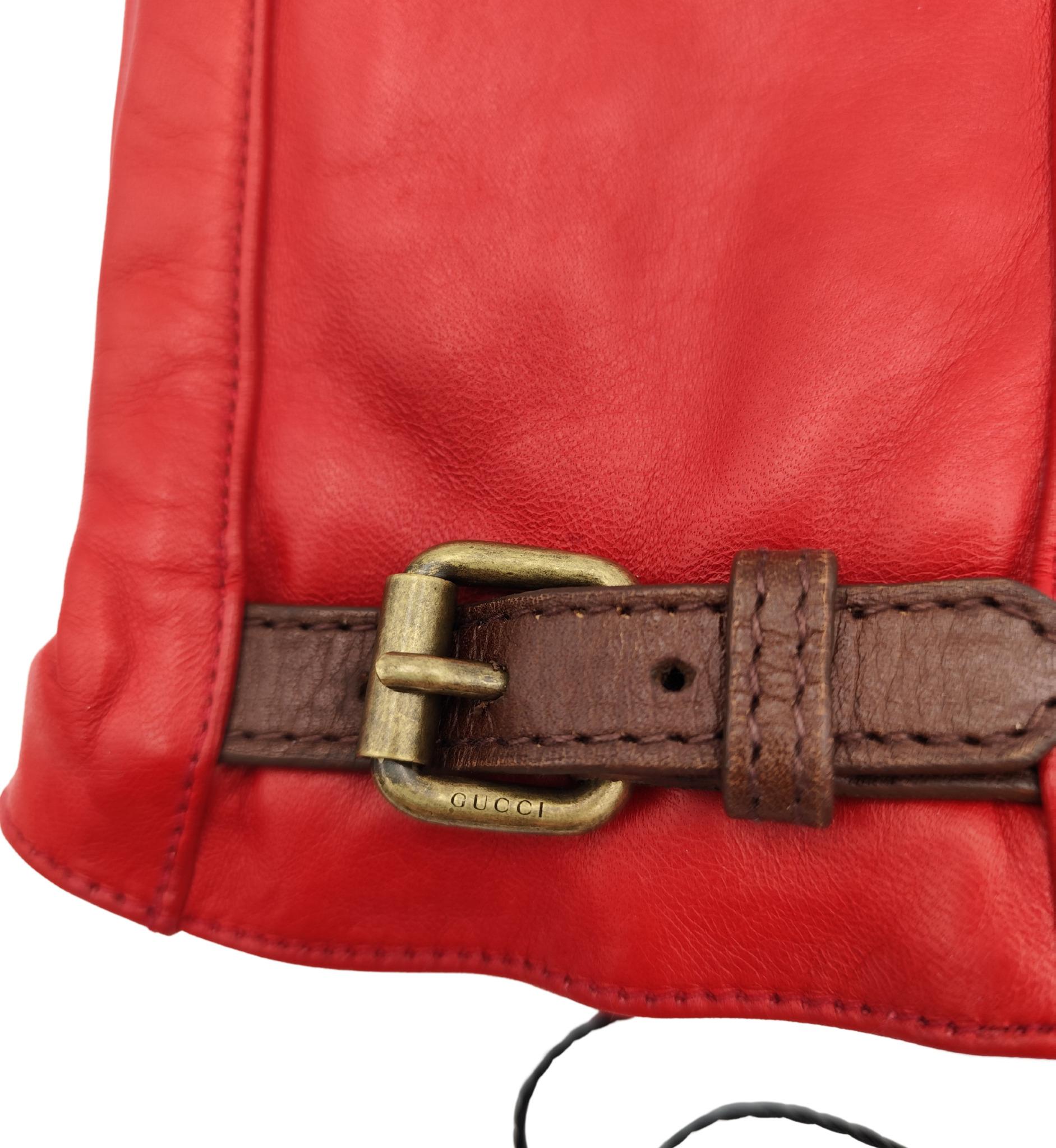 Women's Gucci red leather buckles gloves For Sale
