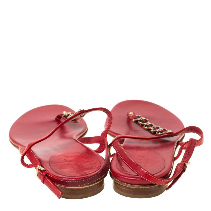 Gucci Red Leather Chain Strap Thong Sandals Size 36 In Good Condition In Dubai, Al Qouz 2