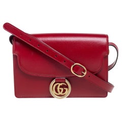 Gucci - Sac à bandoulière GG Ring à rabat en cuir rouge