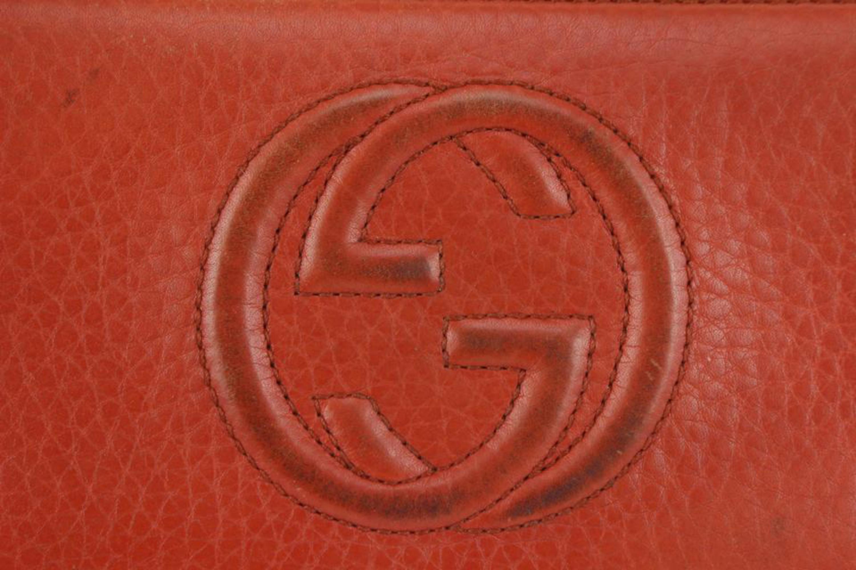 Gucci Portefeuille Soho Continental 1G1014 en cuir rouge à franges et pompons avec fermeture éclair Pour femmes en vente