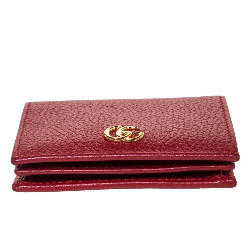 Gucci Red Leather GG Marmont Card Case In Excellent Condition In Dubai, Al Qouz 2