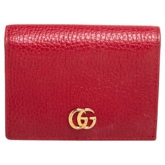 Gucci GG Marmont Kartenetui aus rotem Leder mit Klappe