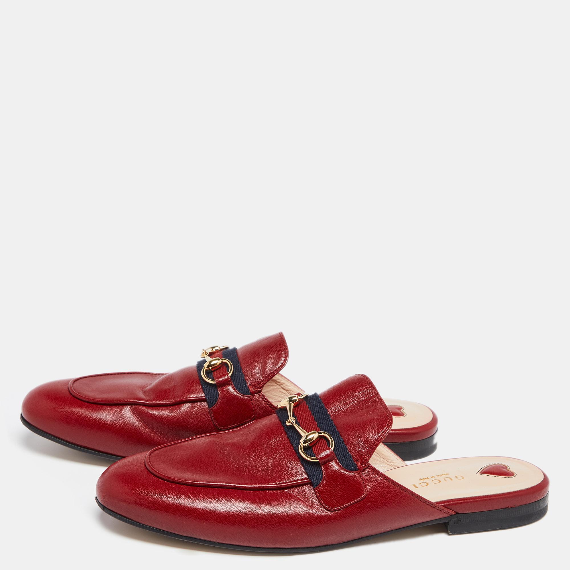 These Princetown mules are enhanced by the Horsebit detail that has defined the Gucci collection since the very beginning. Featuring signature Web trims on the leather body, backless design, and branded insole, these slides are the epitome of modern